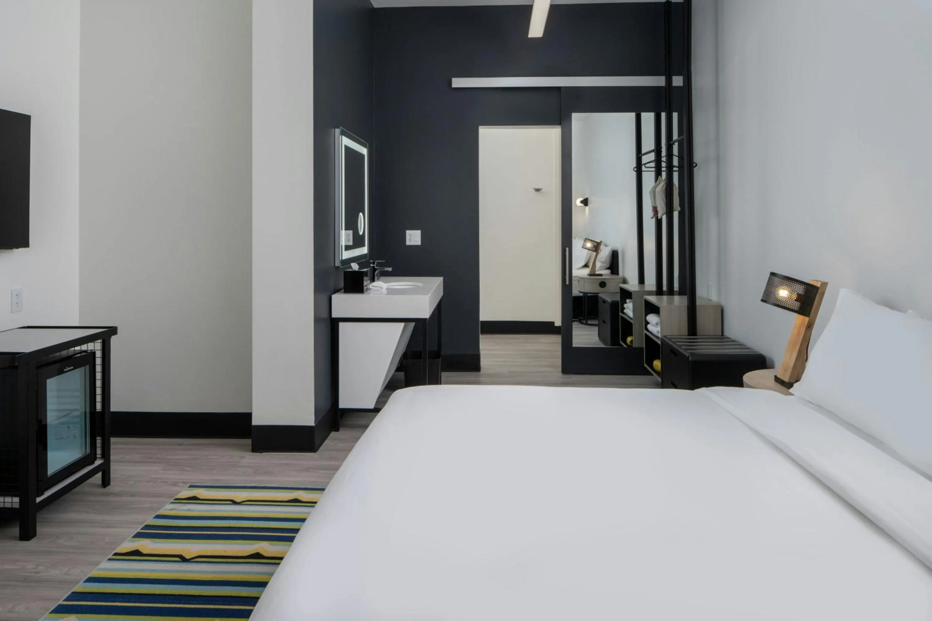 Bedroom, Bed in Aloft Memphis Downtown