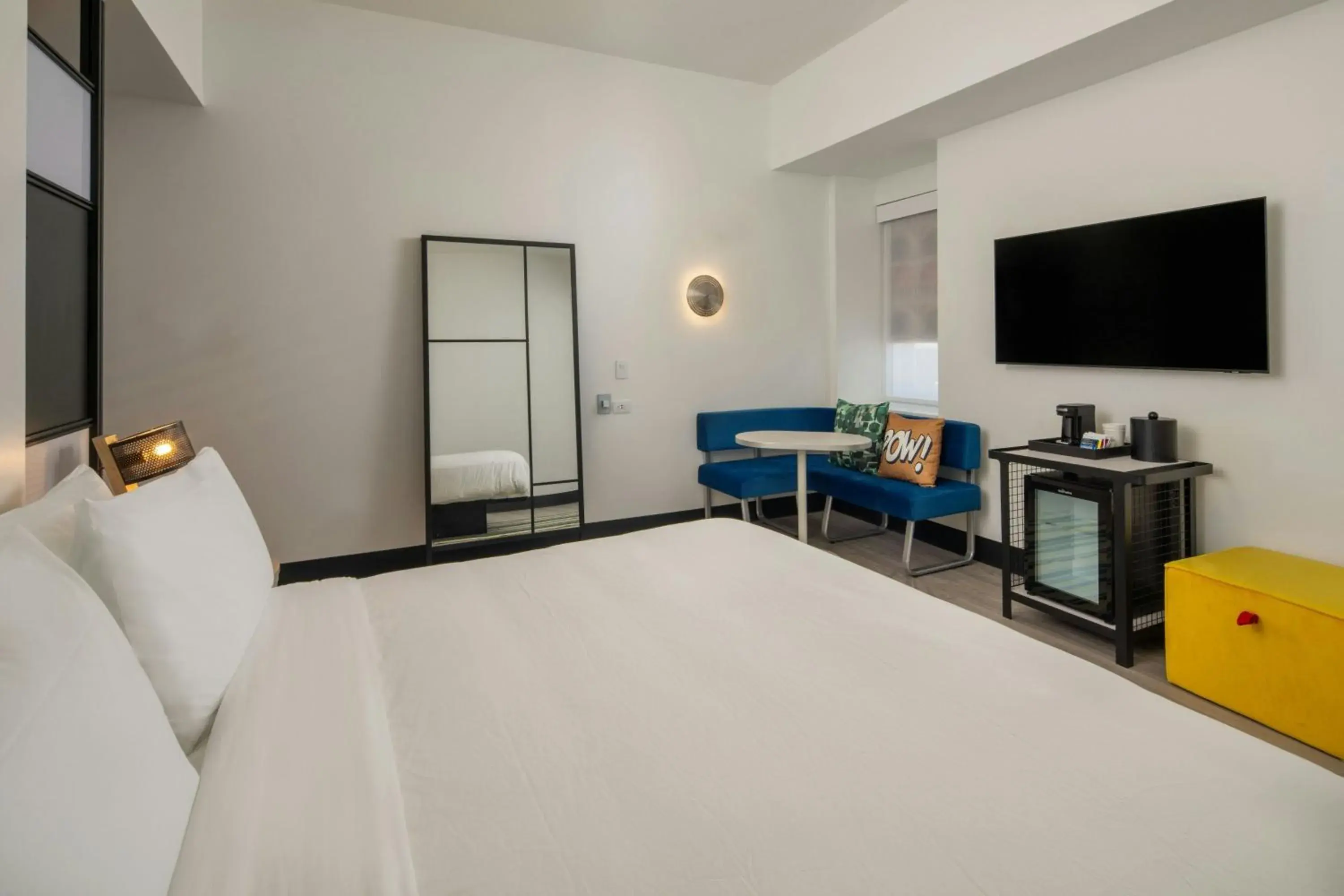 Standard King Room in Aloft Memphis Downtown Standard King Room in Aloft Memphis Downtown