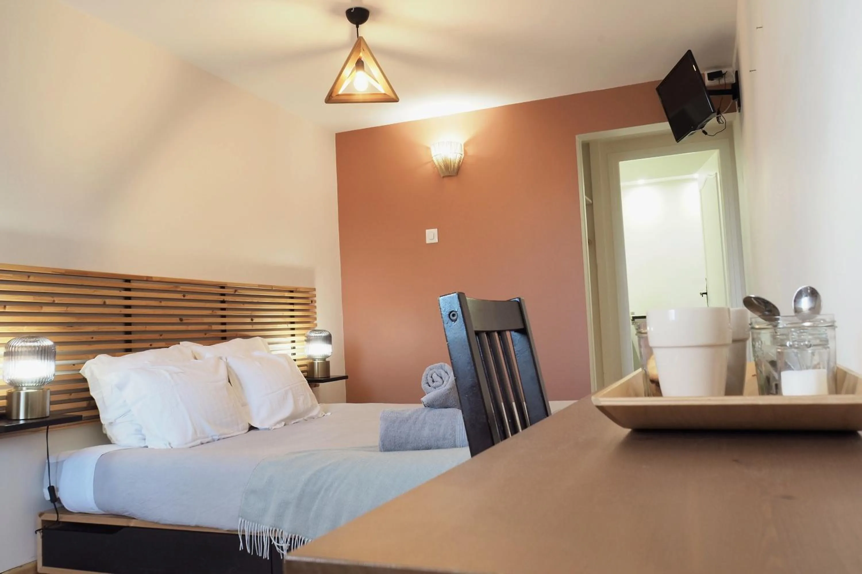 Photo of the whole room, Bed in la Ferme de Vazerat