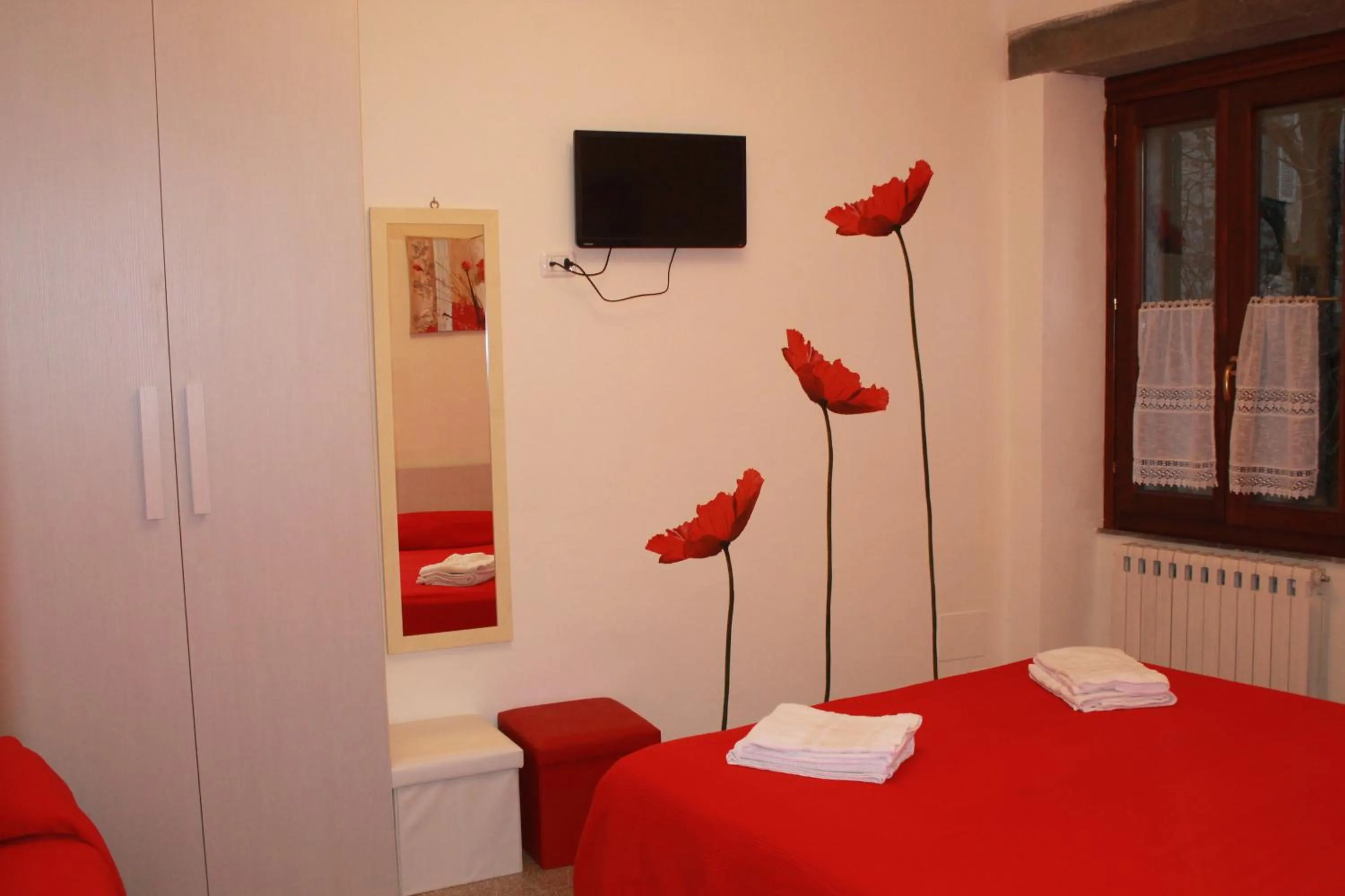 Decorative detail, Bed in La Loggetta