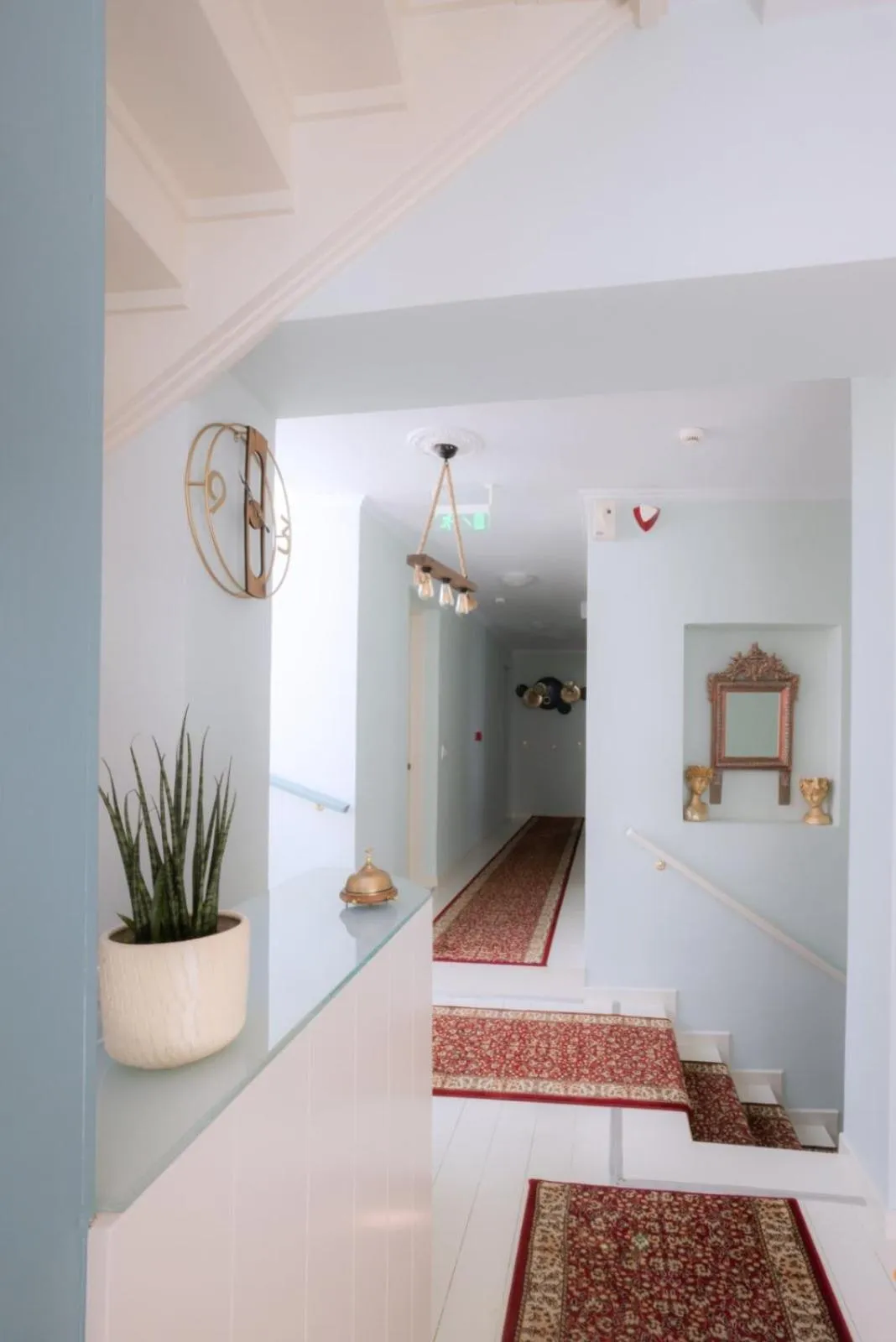 Lobby or reception in 999 Luxury Hotel