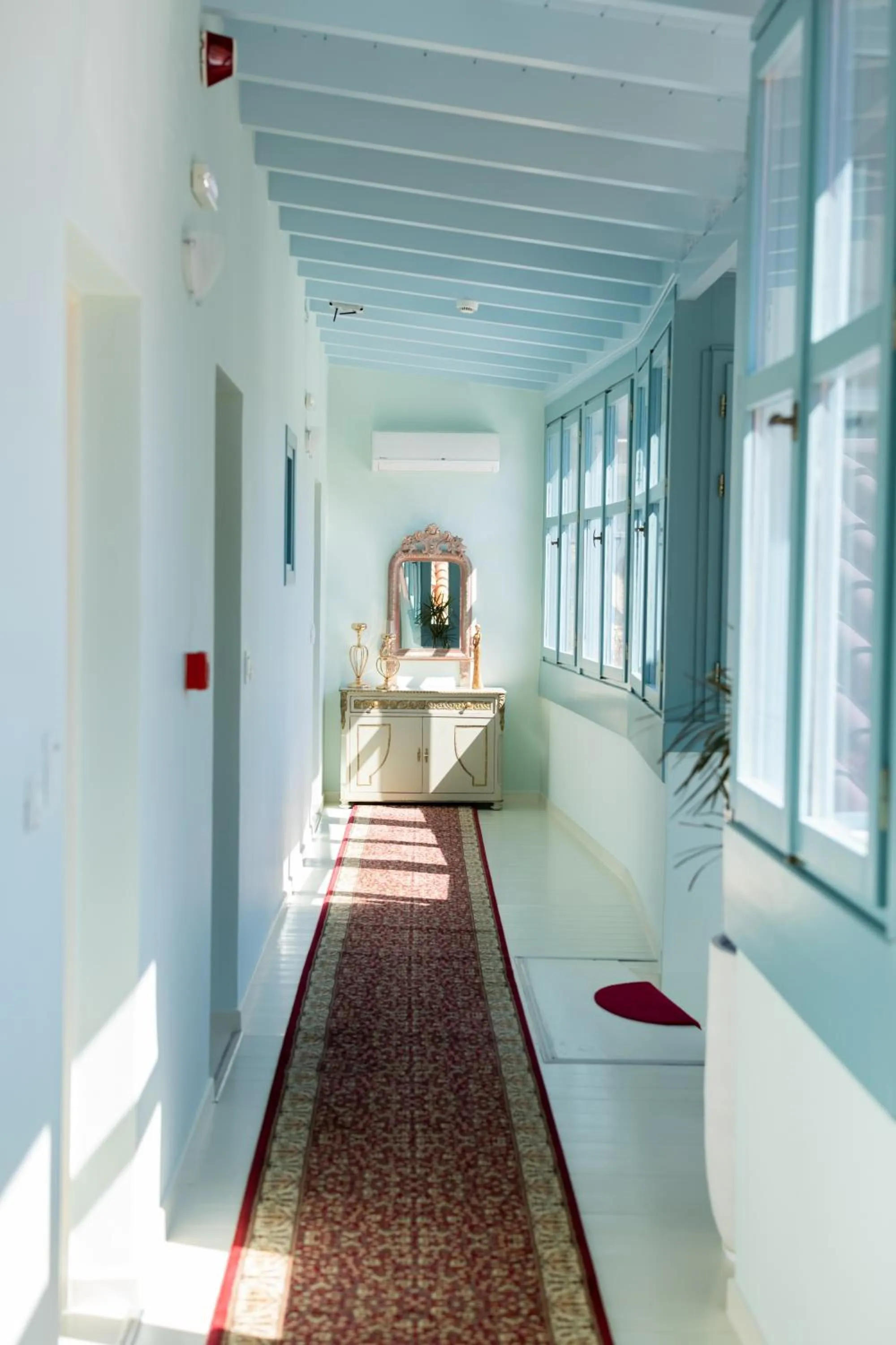 Property building in 999 Luxury Hotel