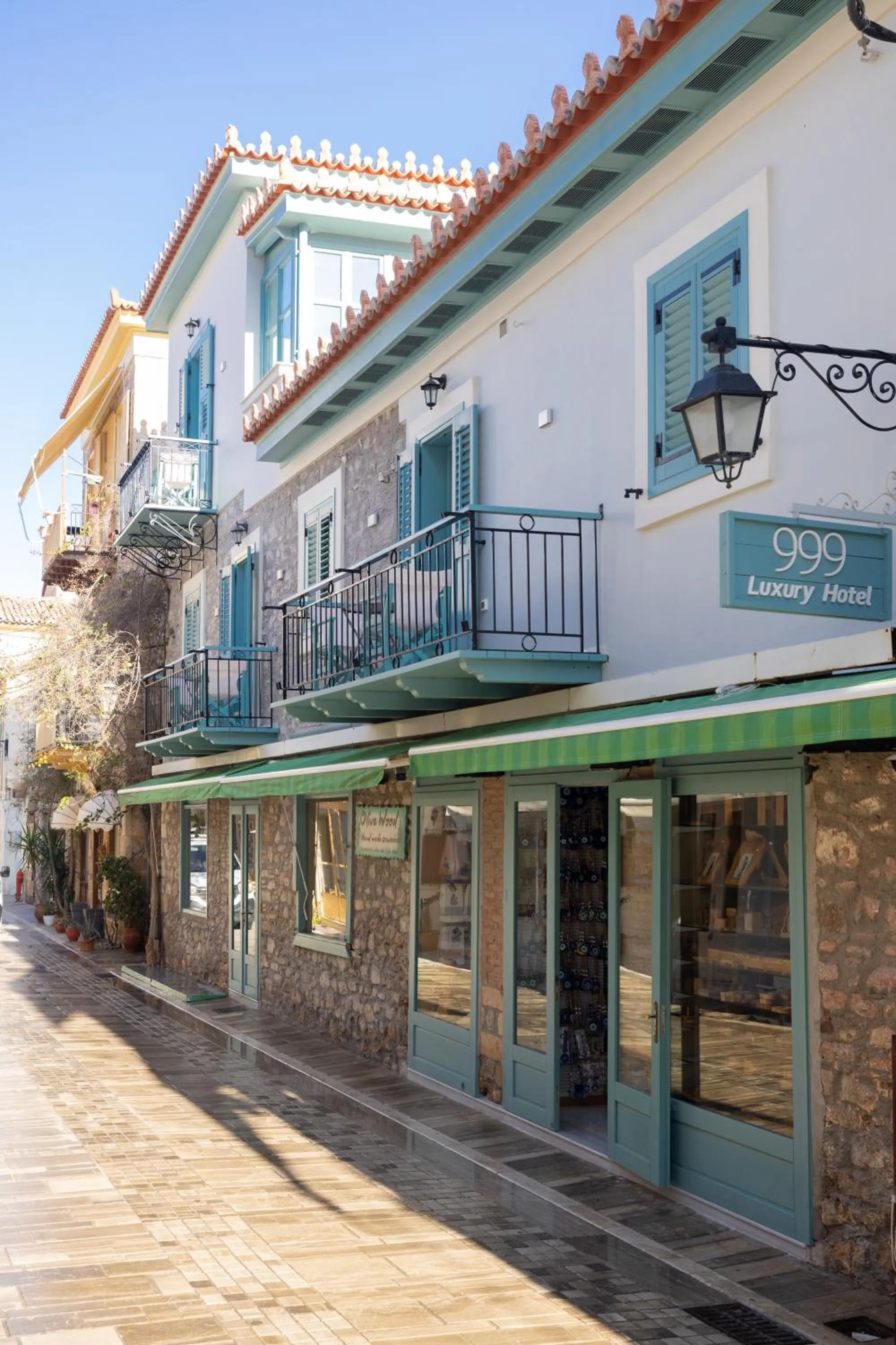 Neighbourhood in 999 Luxury Hotel