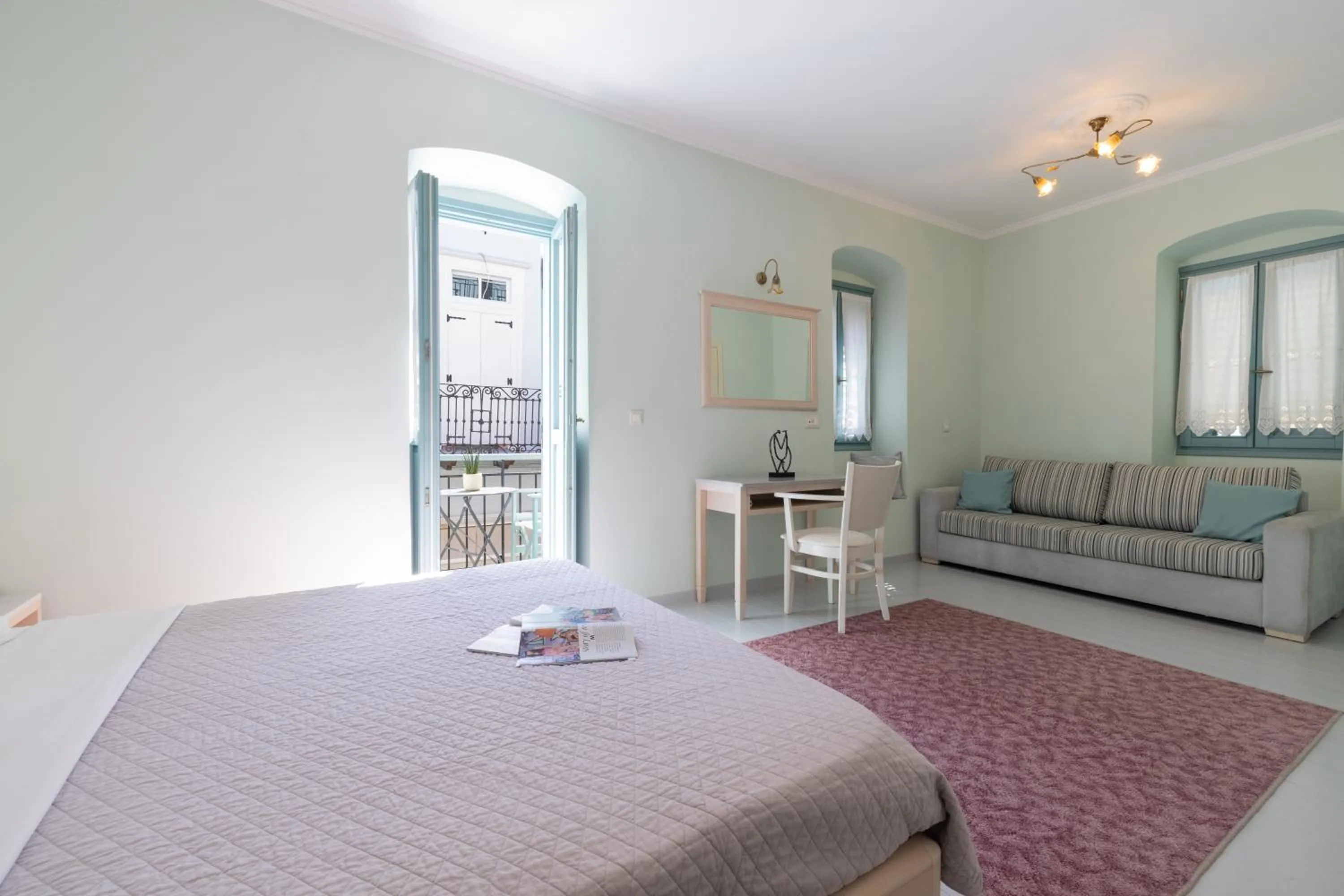 Photo of the whole room, Bed in 999 Luxury Hotel