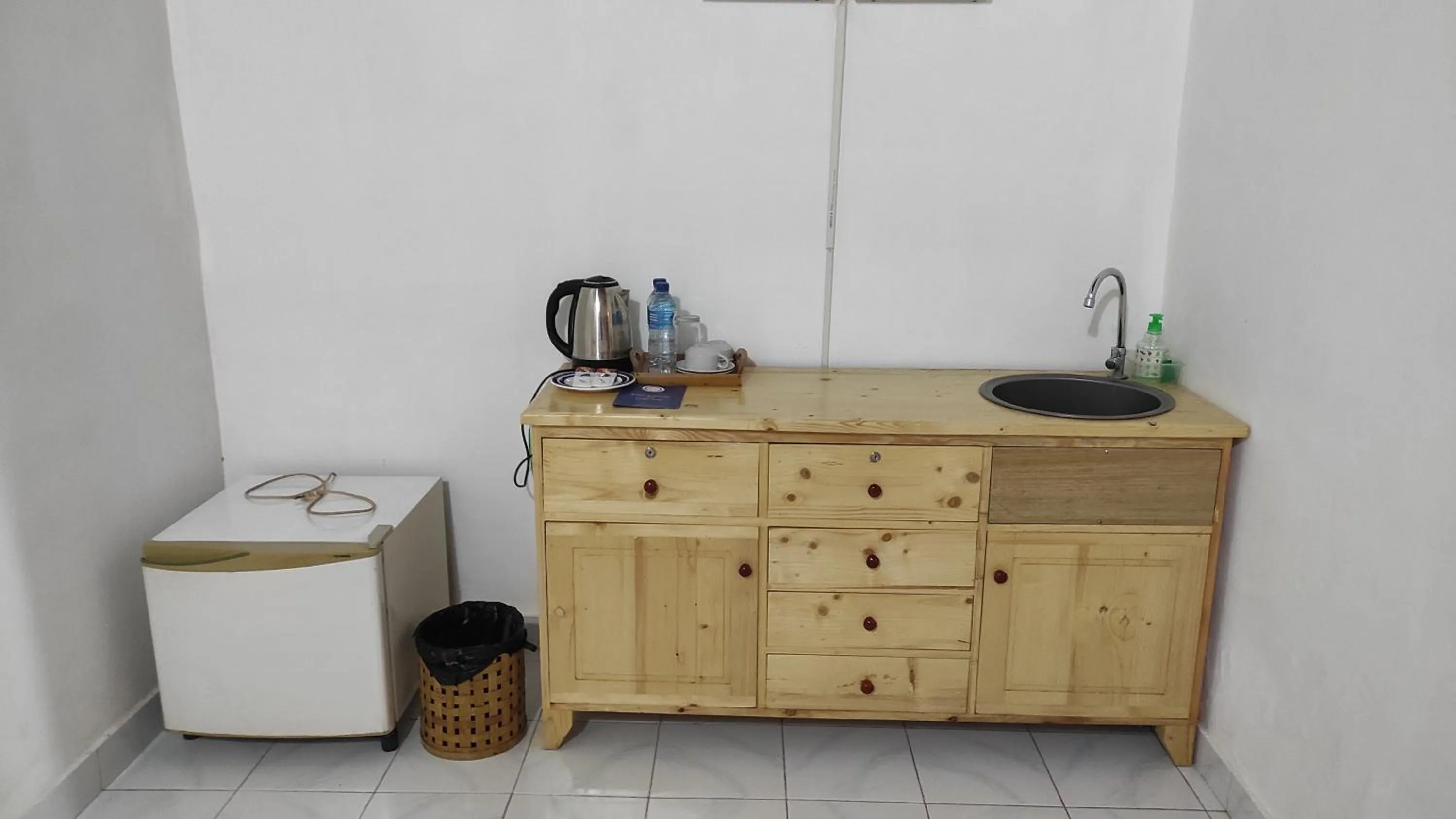 Kitchen or kitchenette in Keyani Bungalows Lovina