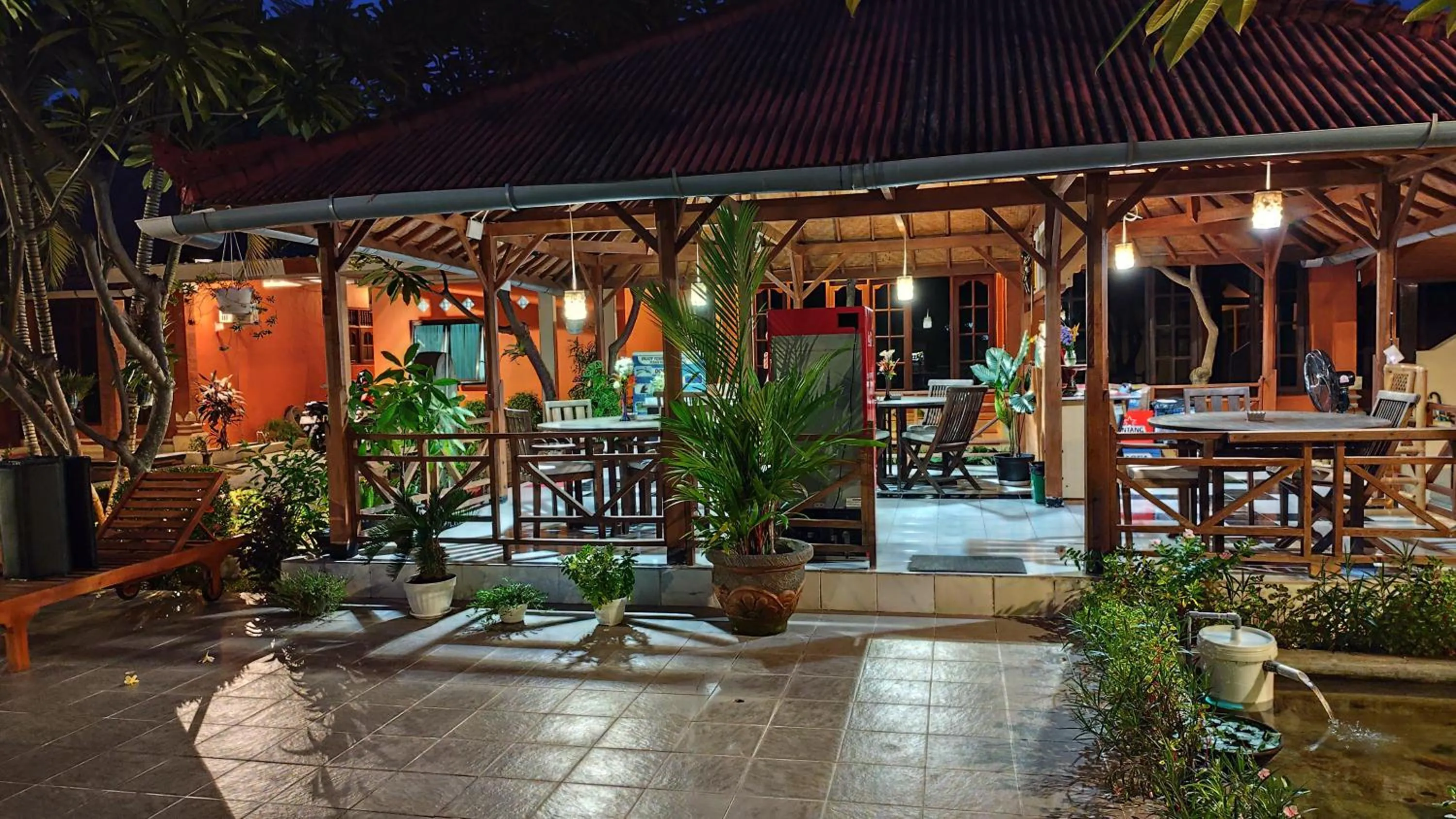 Restaurant/places to eat in Keyani Bungalows Lovina