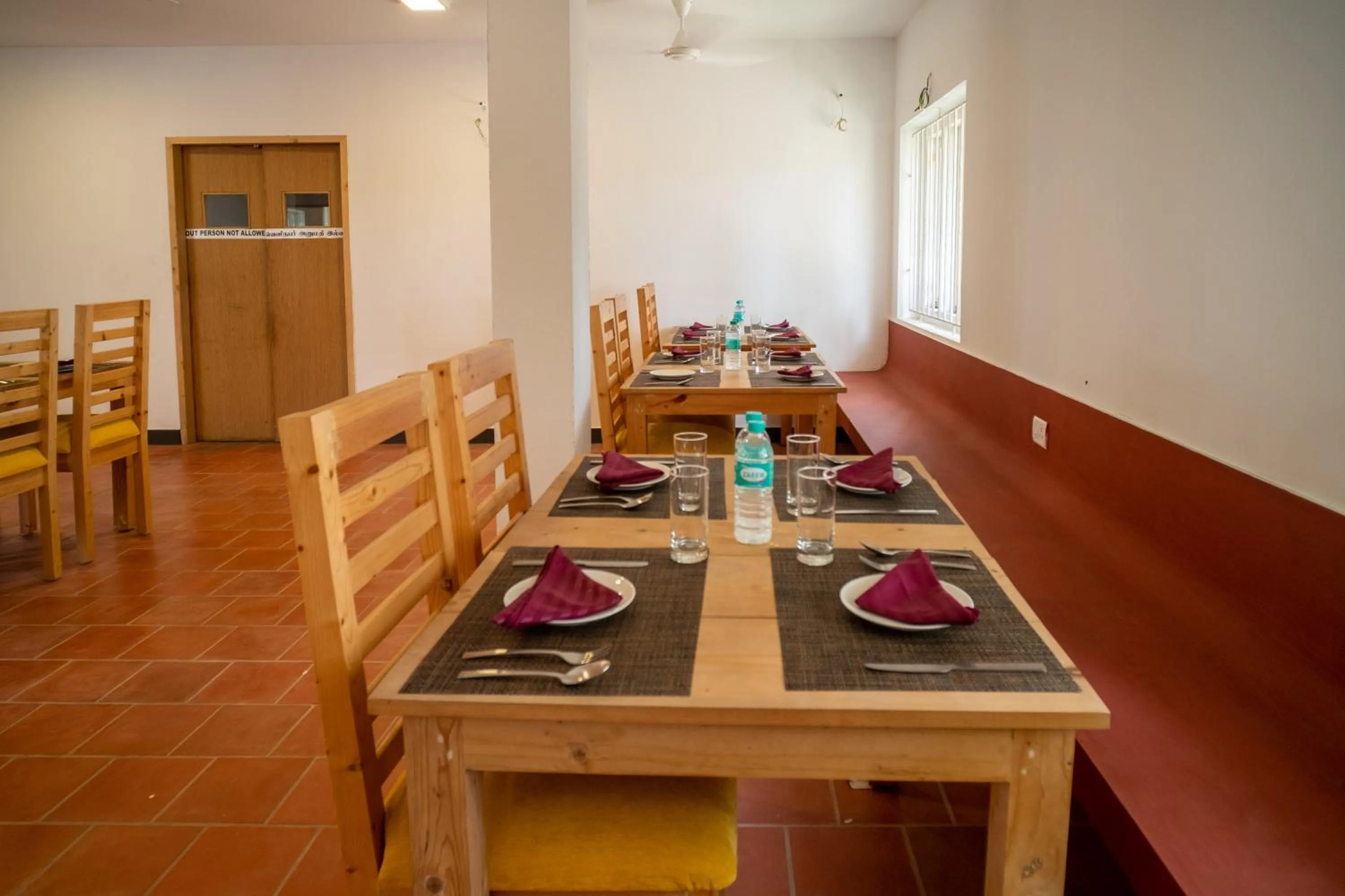 Restaurant/places to eat in La Woods Village Resort