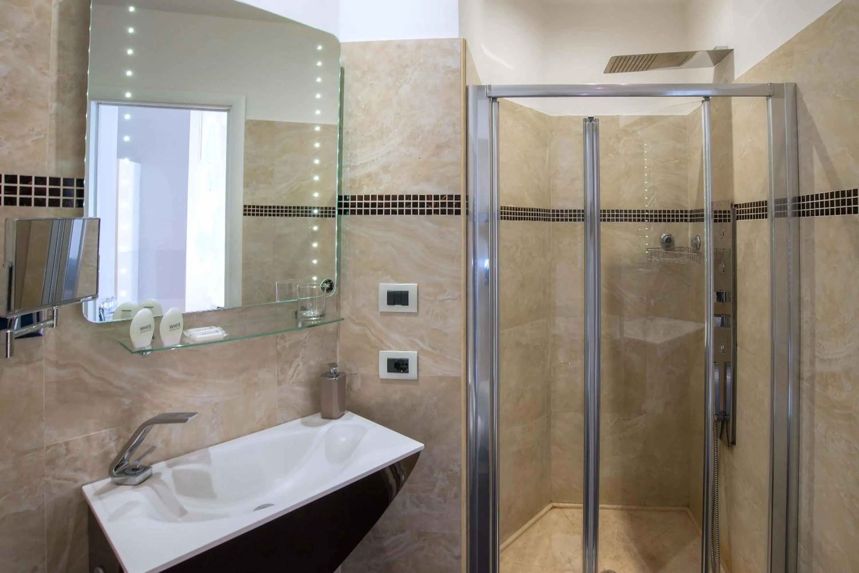 Bathroom in Pantheon Caesar Relais