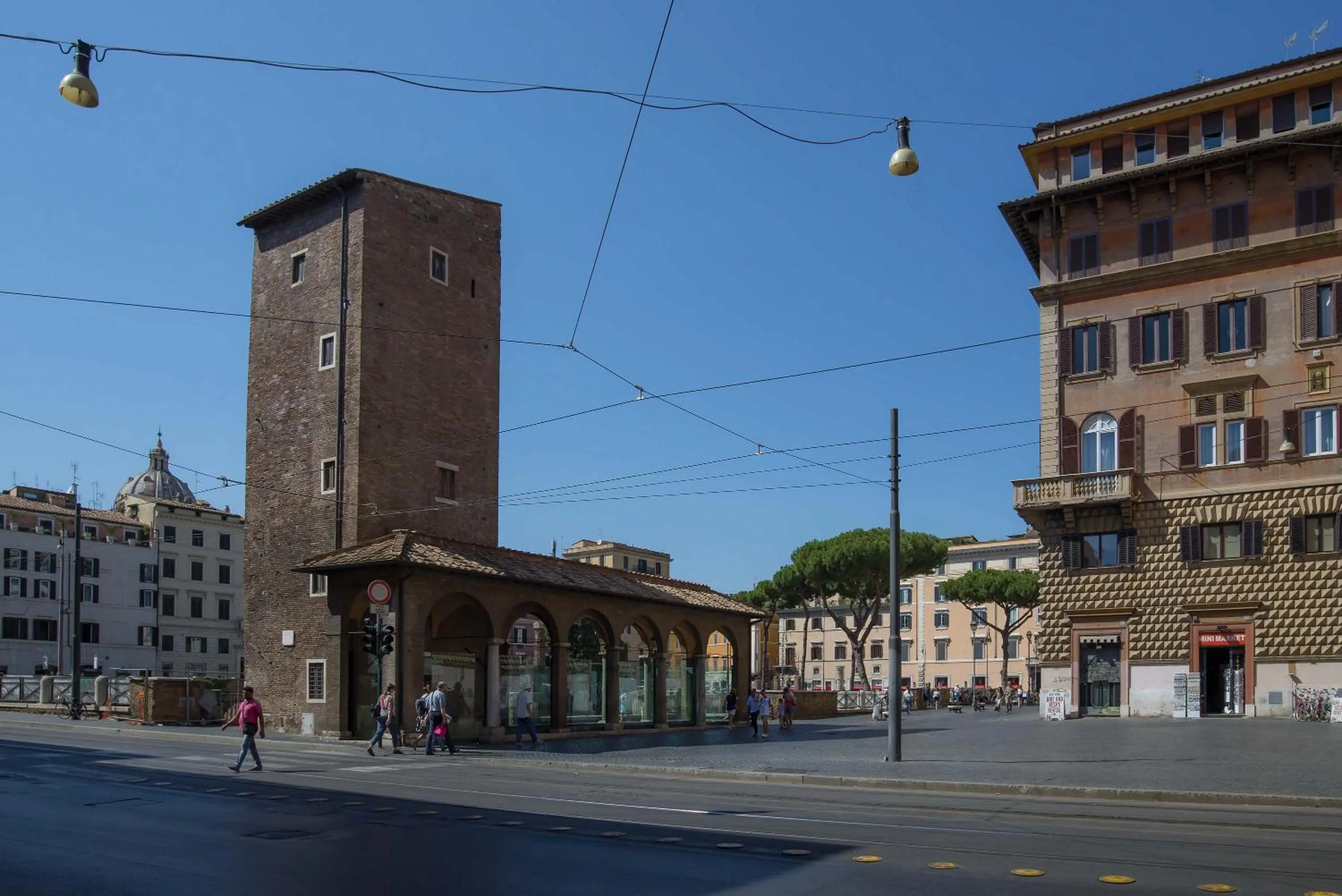 Property building in Pantheon Caesar Relais