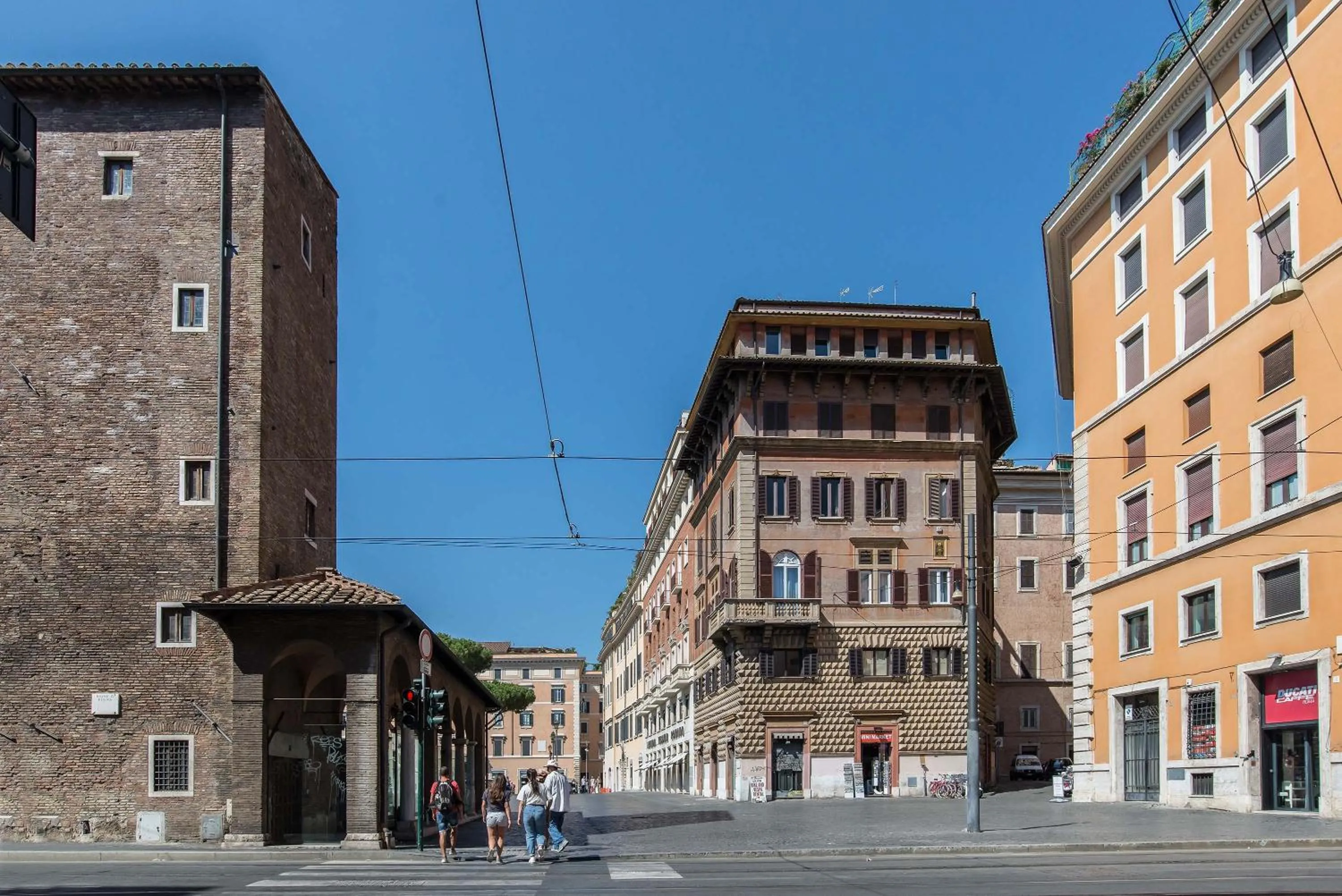 Property building in Pantheon Caesar Relais