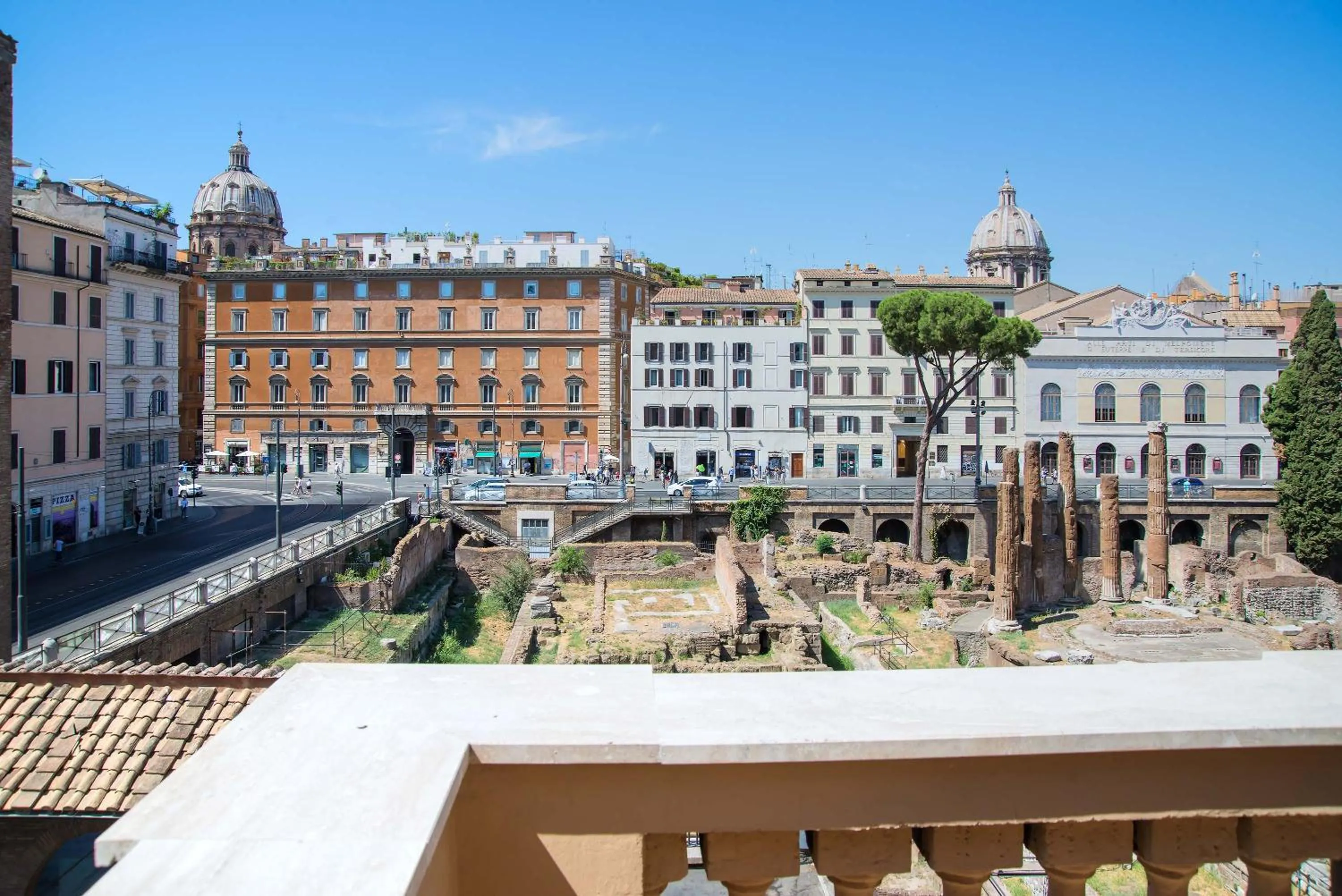 City view in Pantheon Caesar Relais