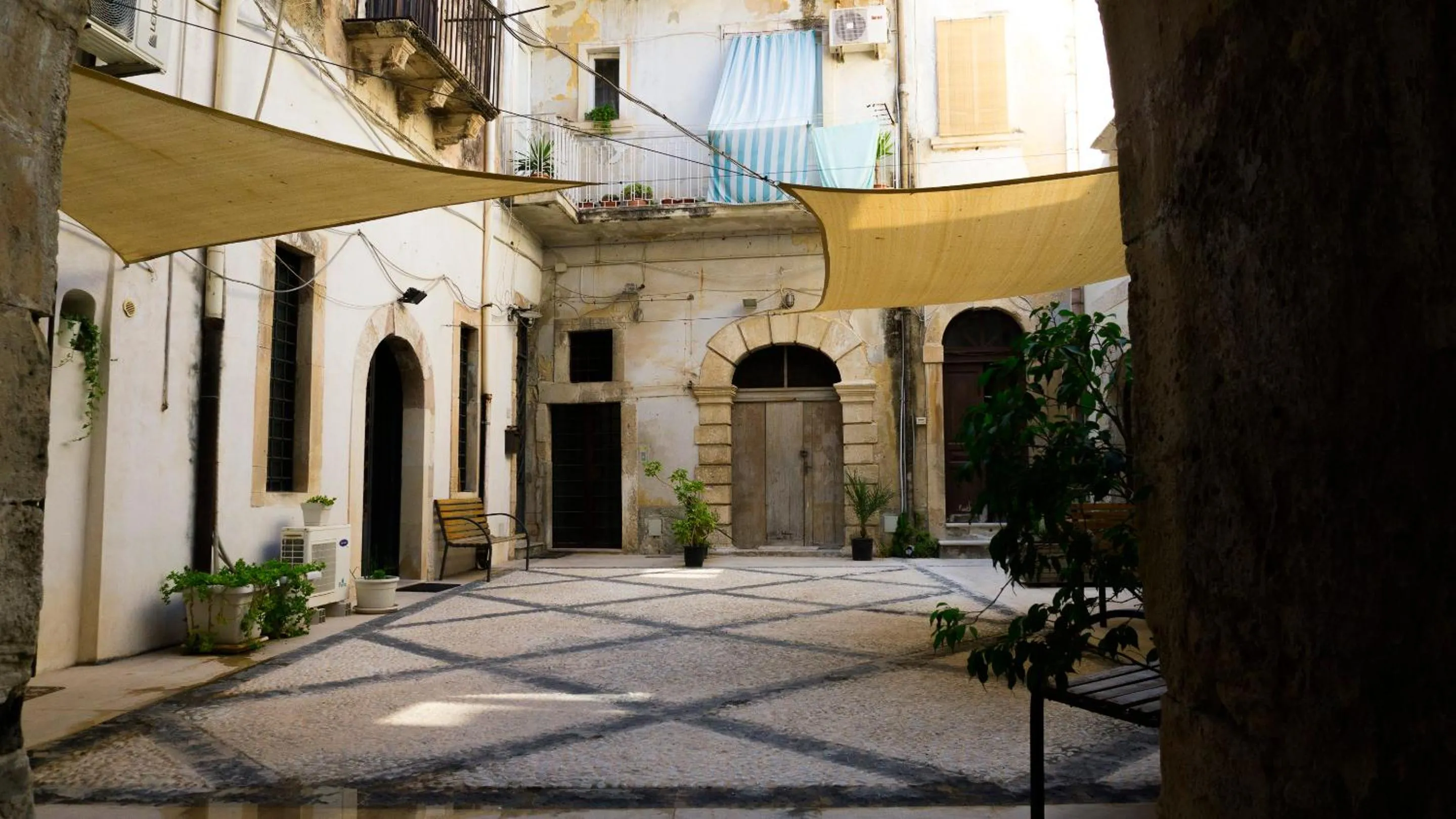 Property building in 1743 Loft