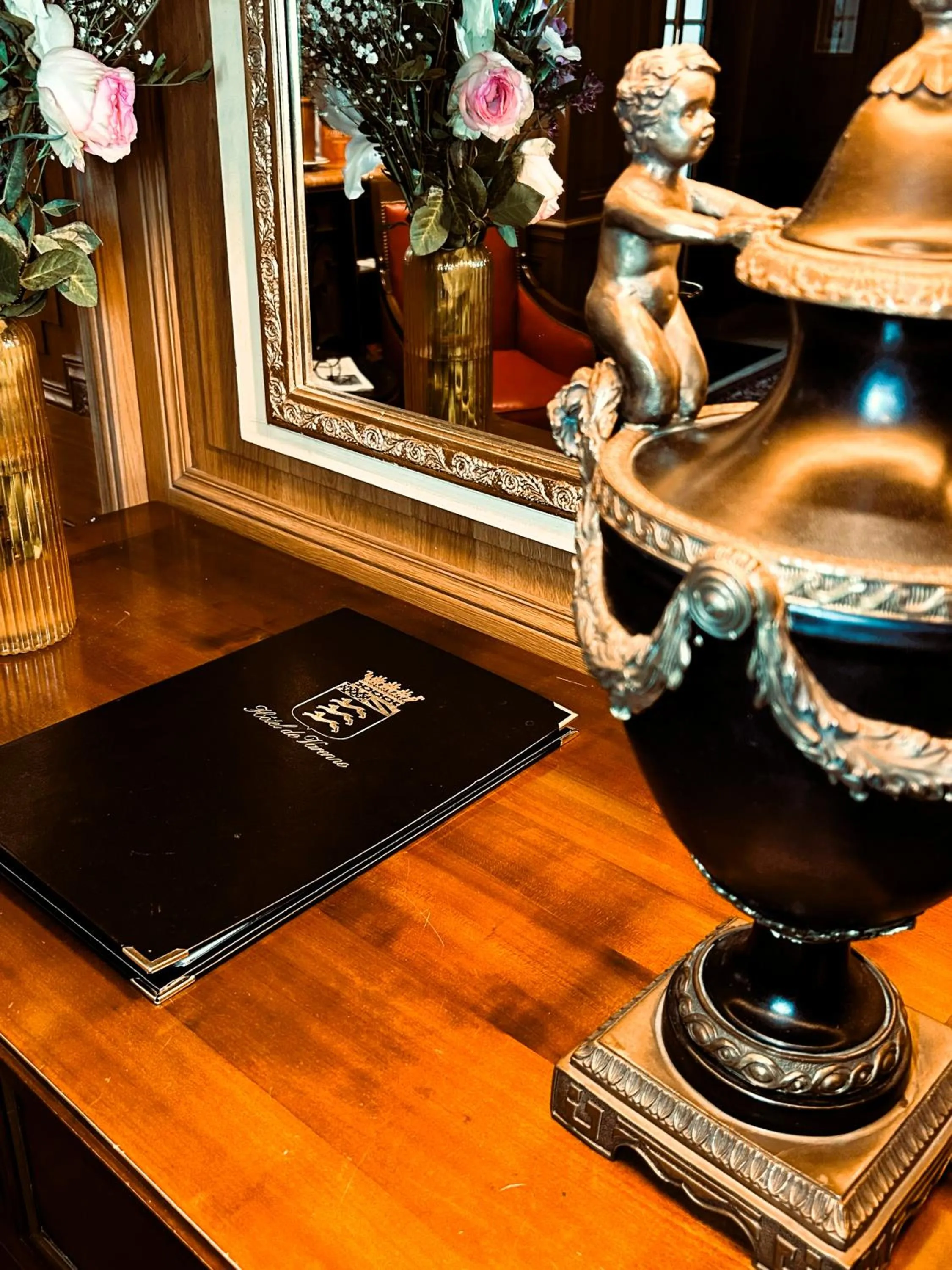 Decorative detail in Hôtel de Varenne