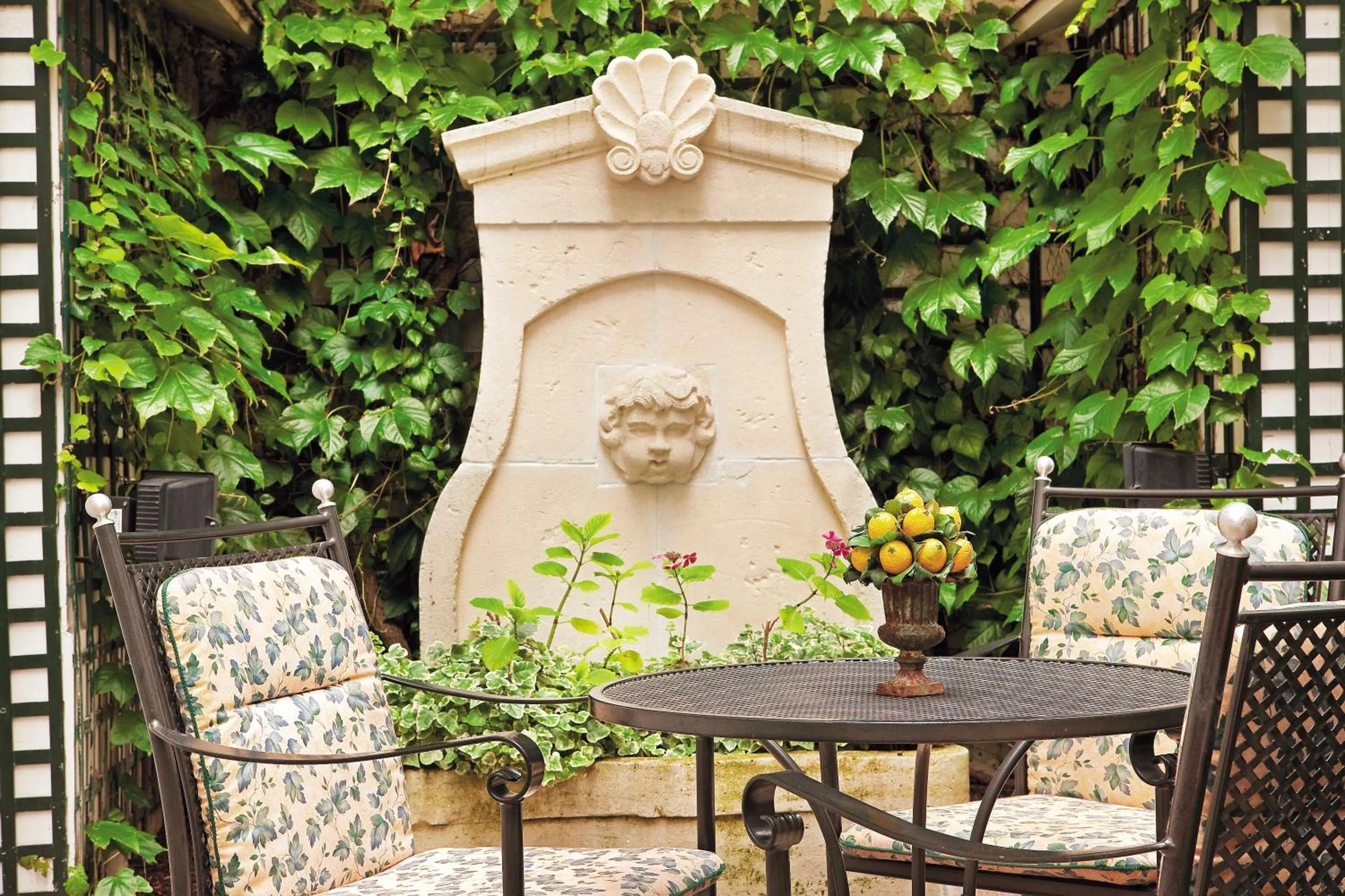 Patio in Hôtel de Varenne