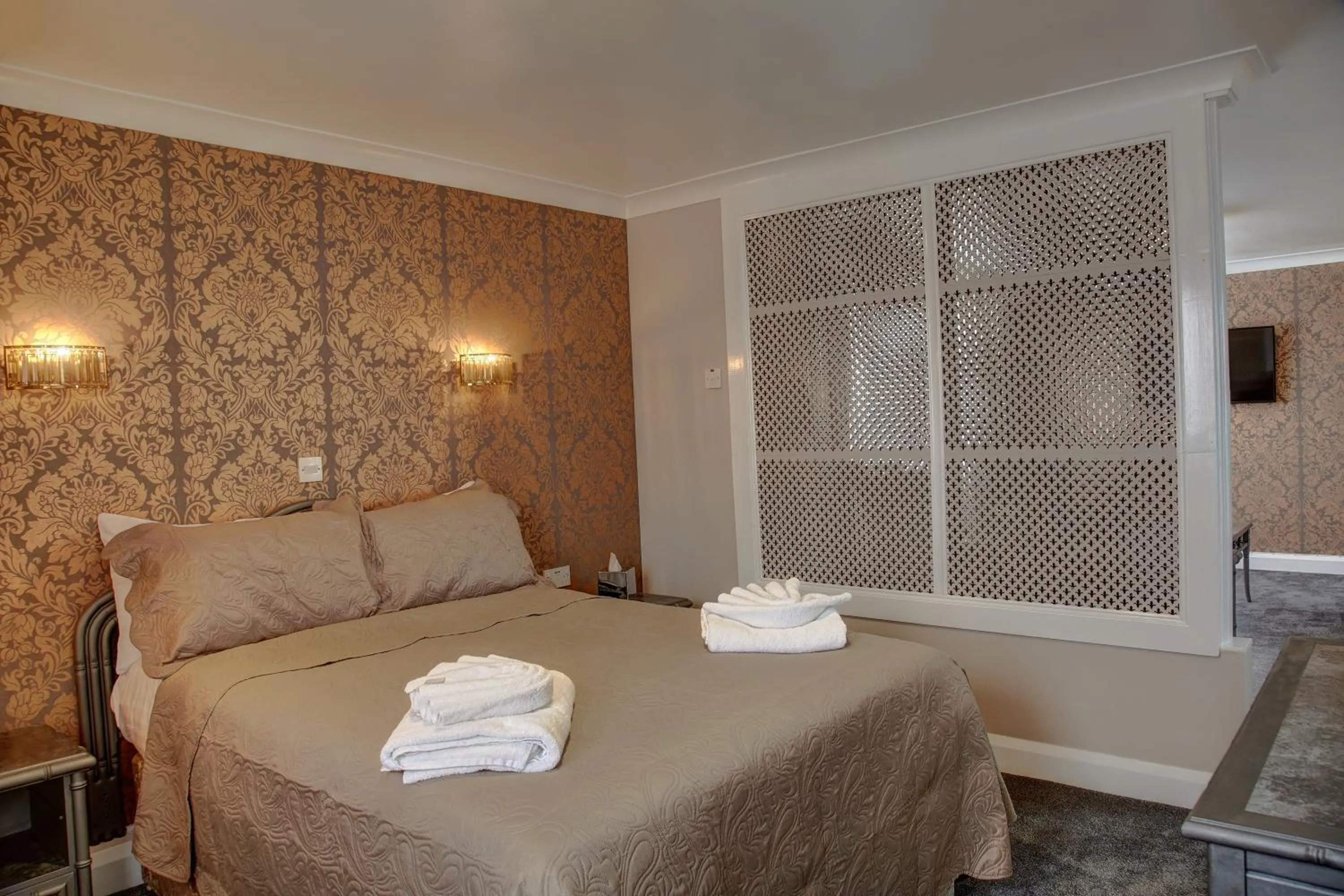 Bed in The Orwell Hotel