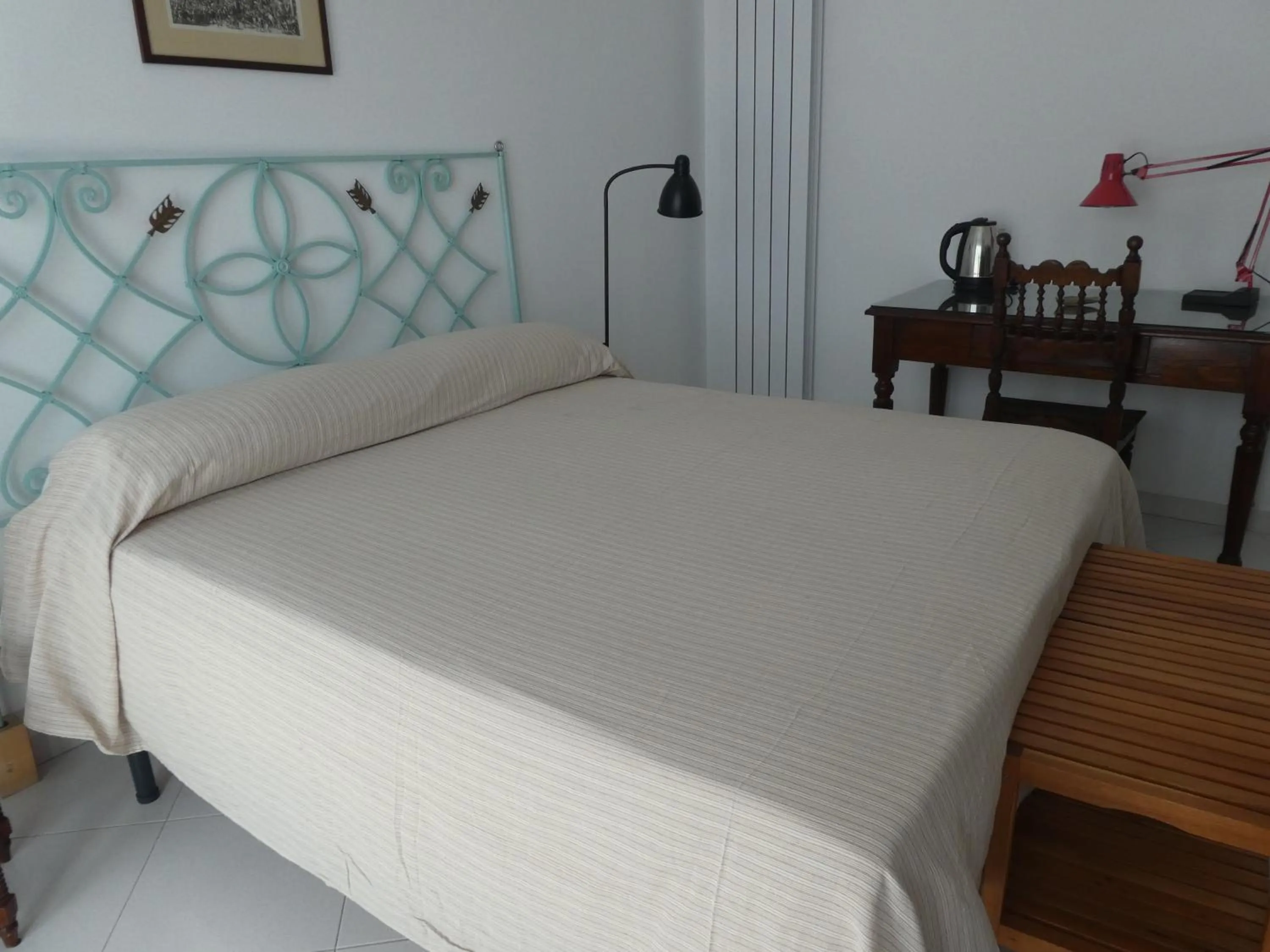 Photo of the whole room, Bed in SoggiorniSorrento