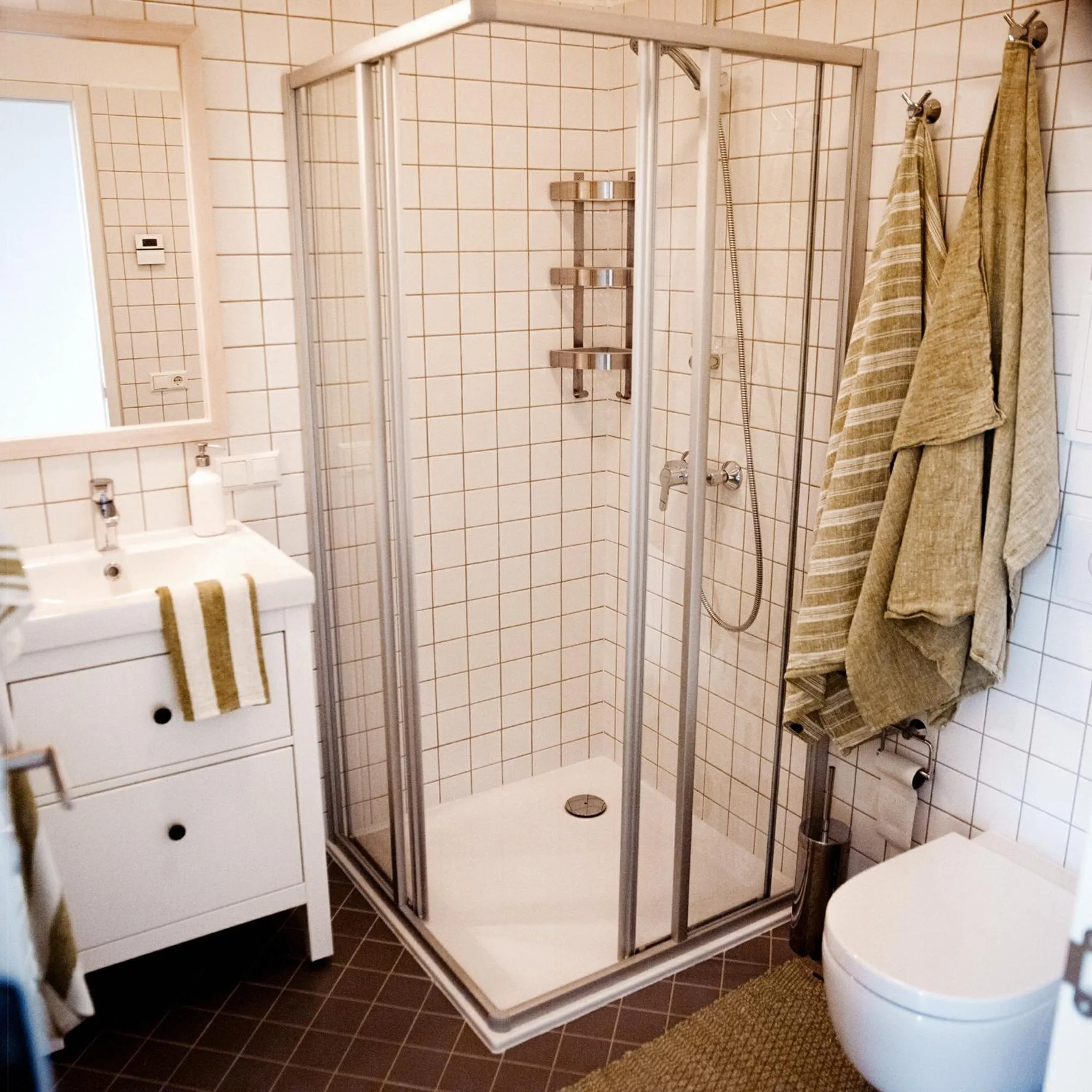 Shower in Domi Lini