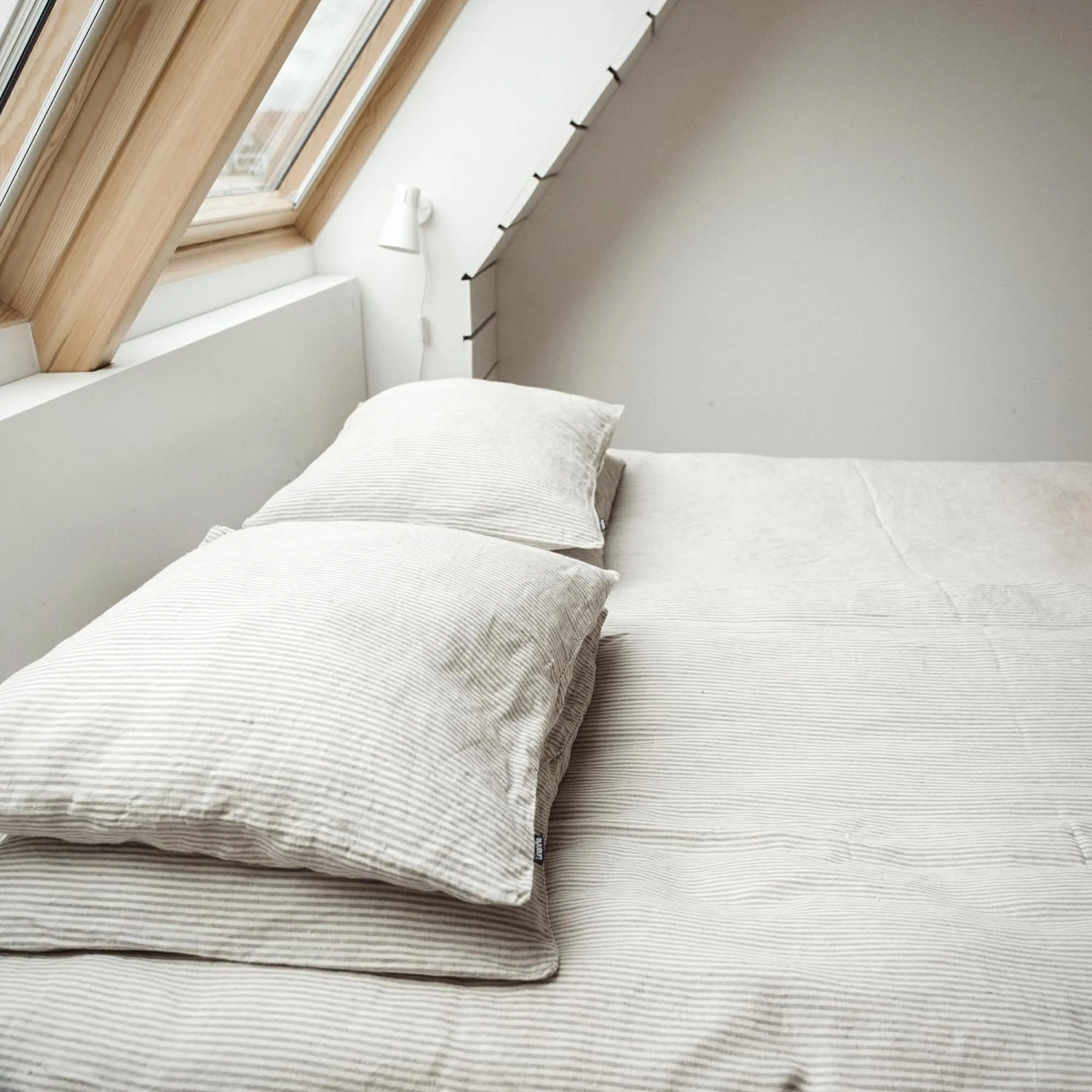 Bed in Domi Lini