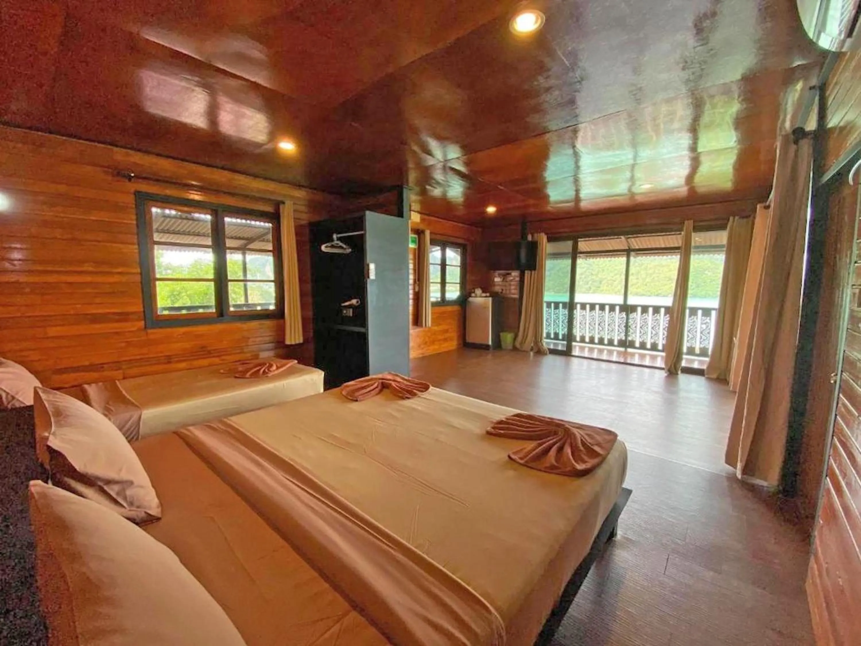 Bed in The Cobble Beach Hotel- Phi Phi Island