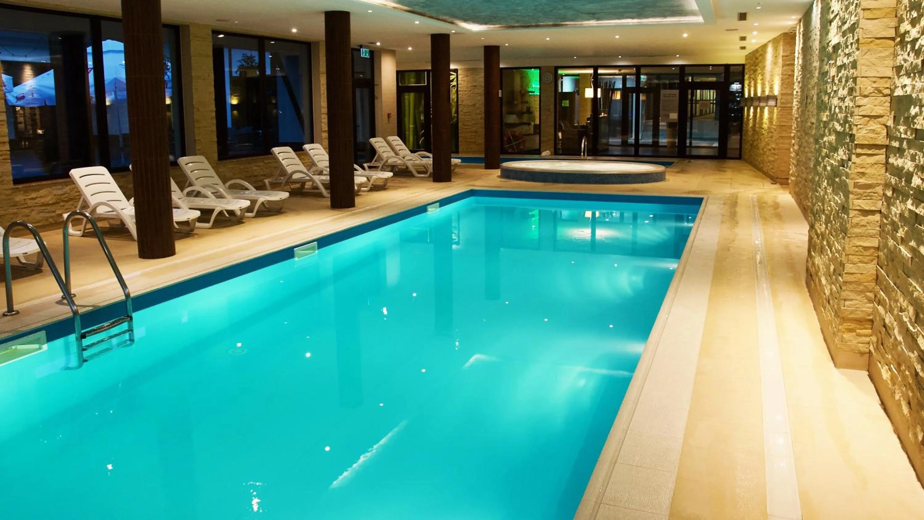 Swimming pool in Mikołajki Resort Hotel & Spa Jora Wielka