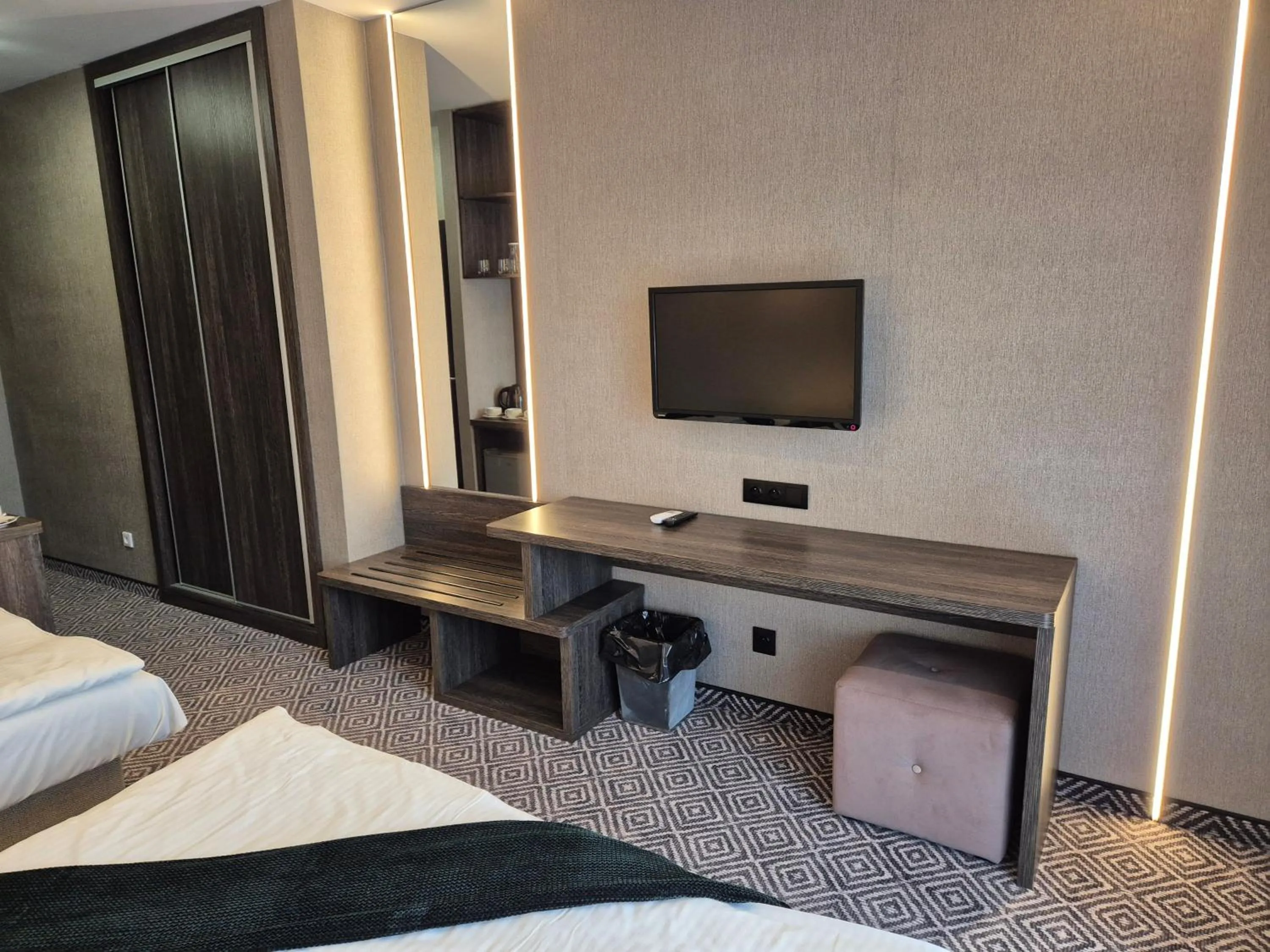 air conditioner, Bed in Mikołajki Resort Hotel & Spa Jora Wielka