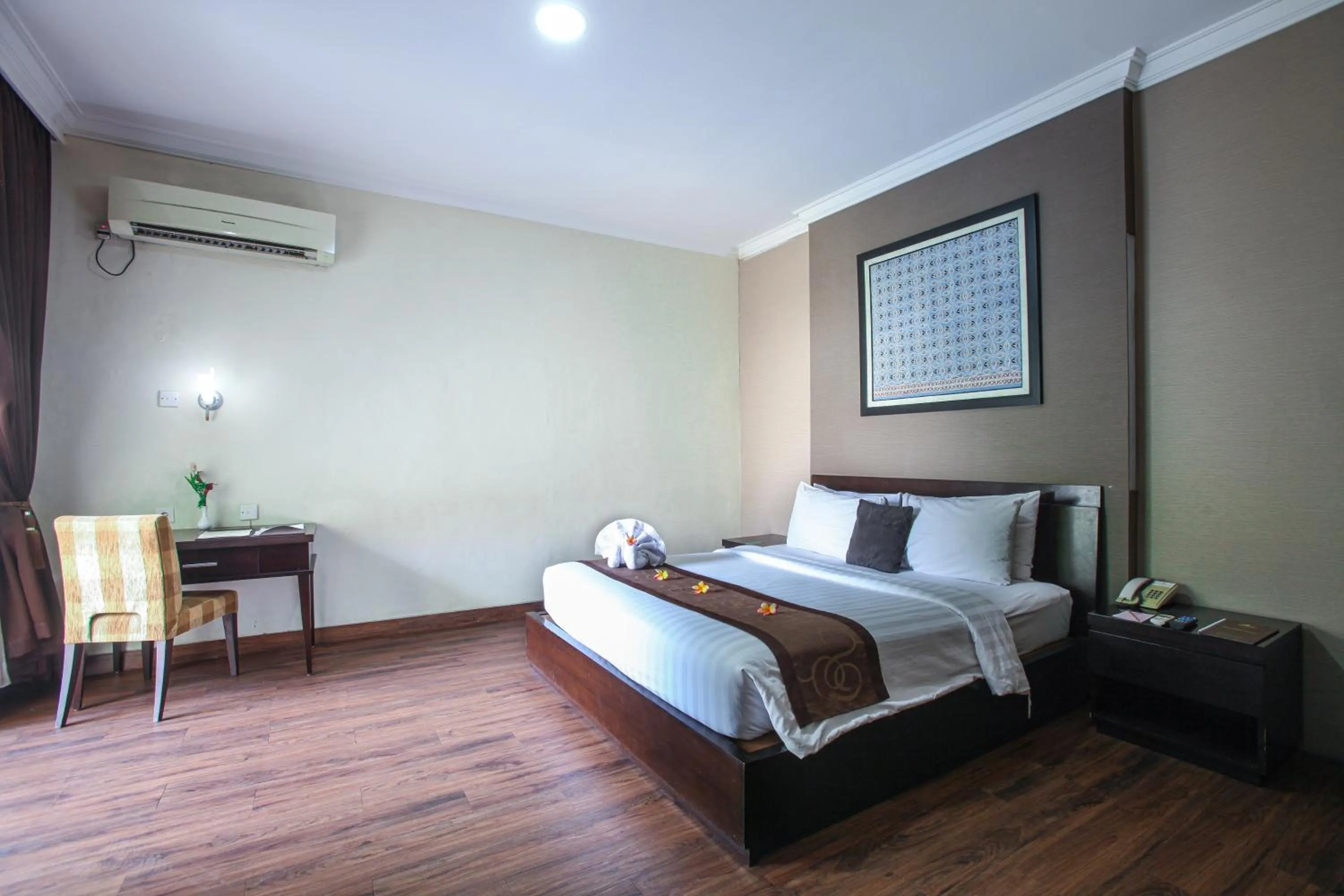 Bedroom, Bed in The Royale Krakatau