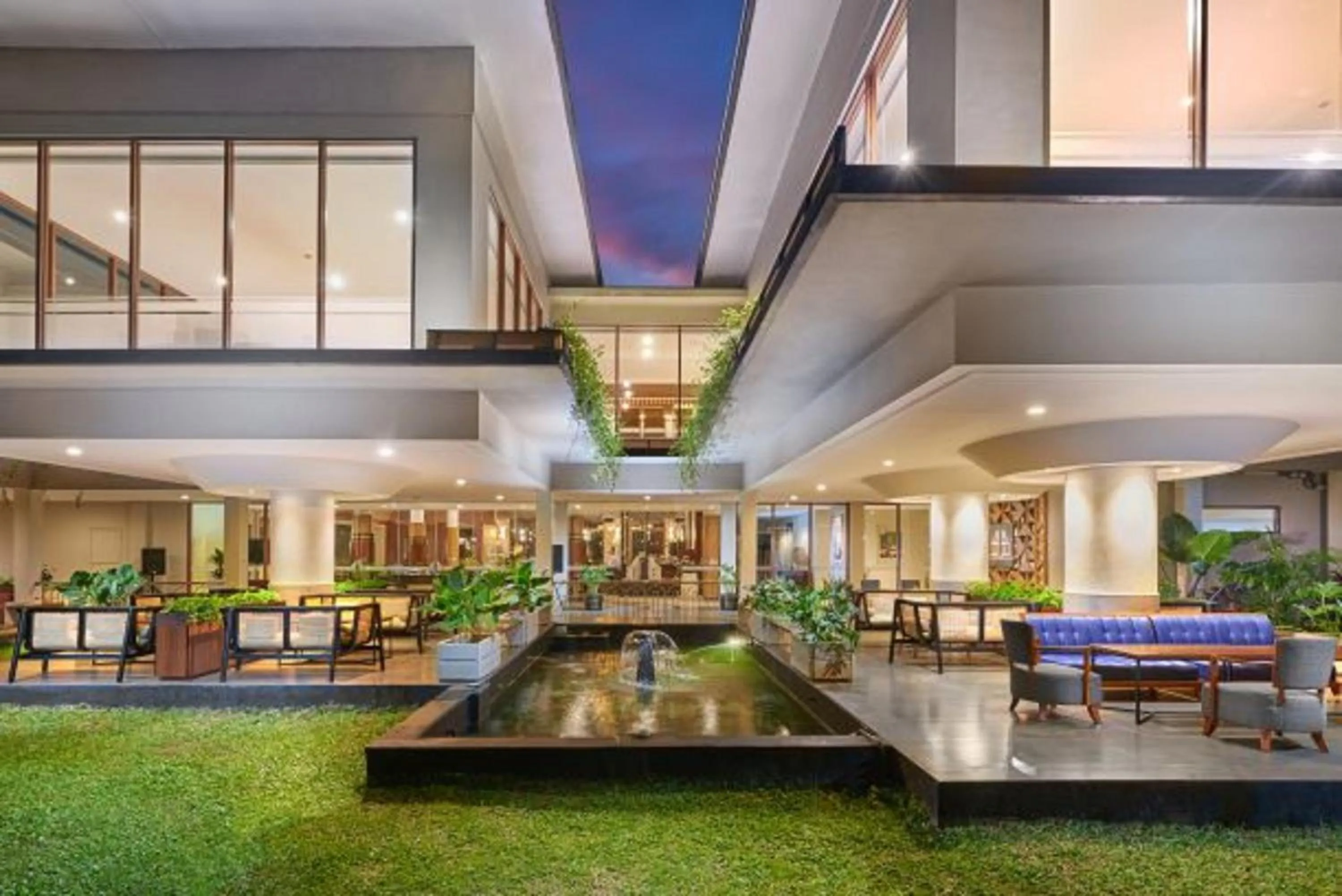 Restaurant/places to eat in The Royale Krakatau