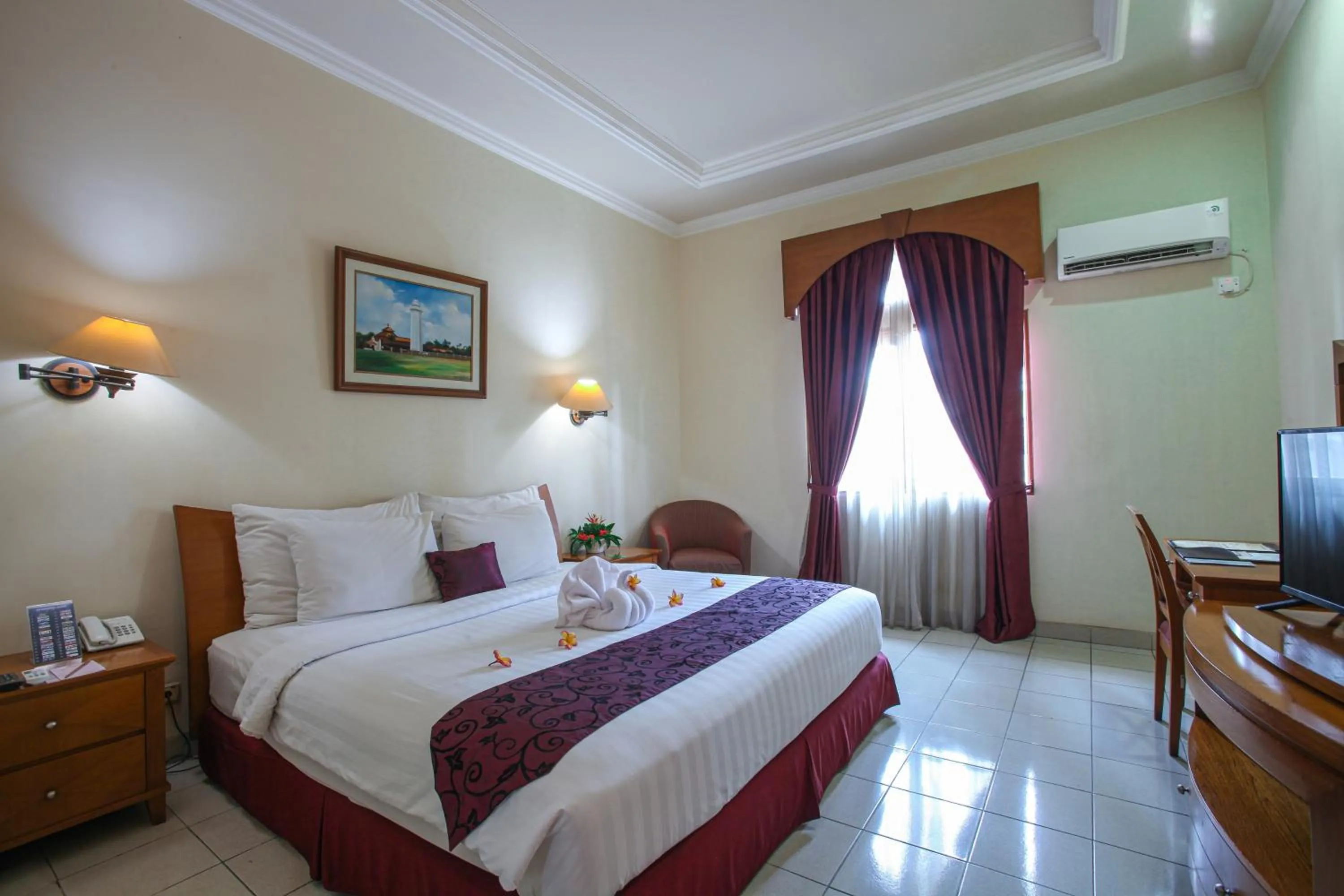 Bedroom, Bed in The Royale Krakatau