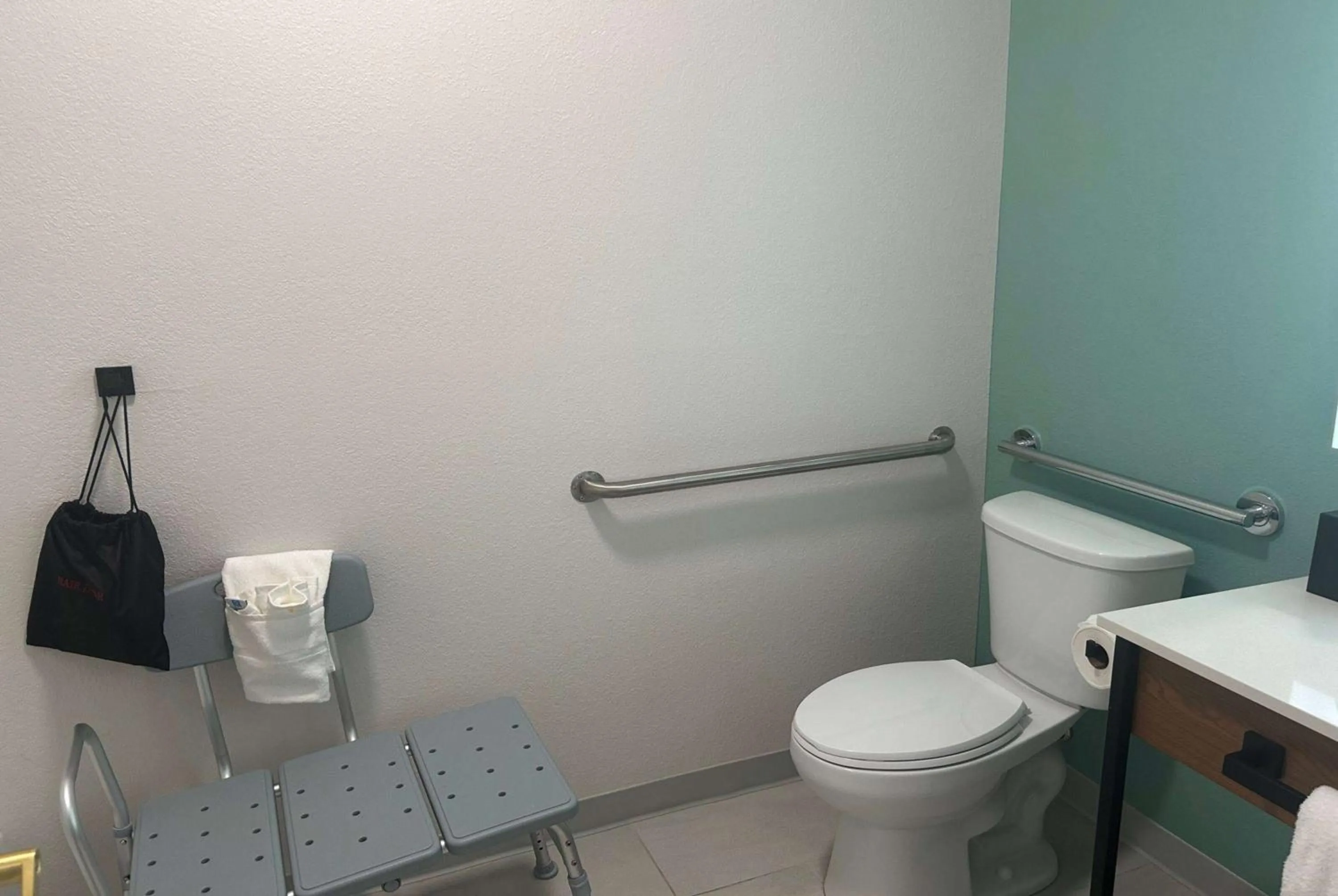 Bathroom in Wingate By Wyndham Mansfield Ontario