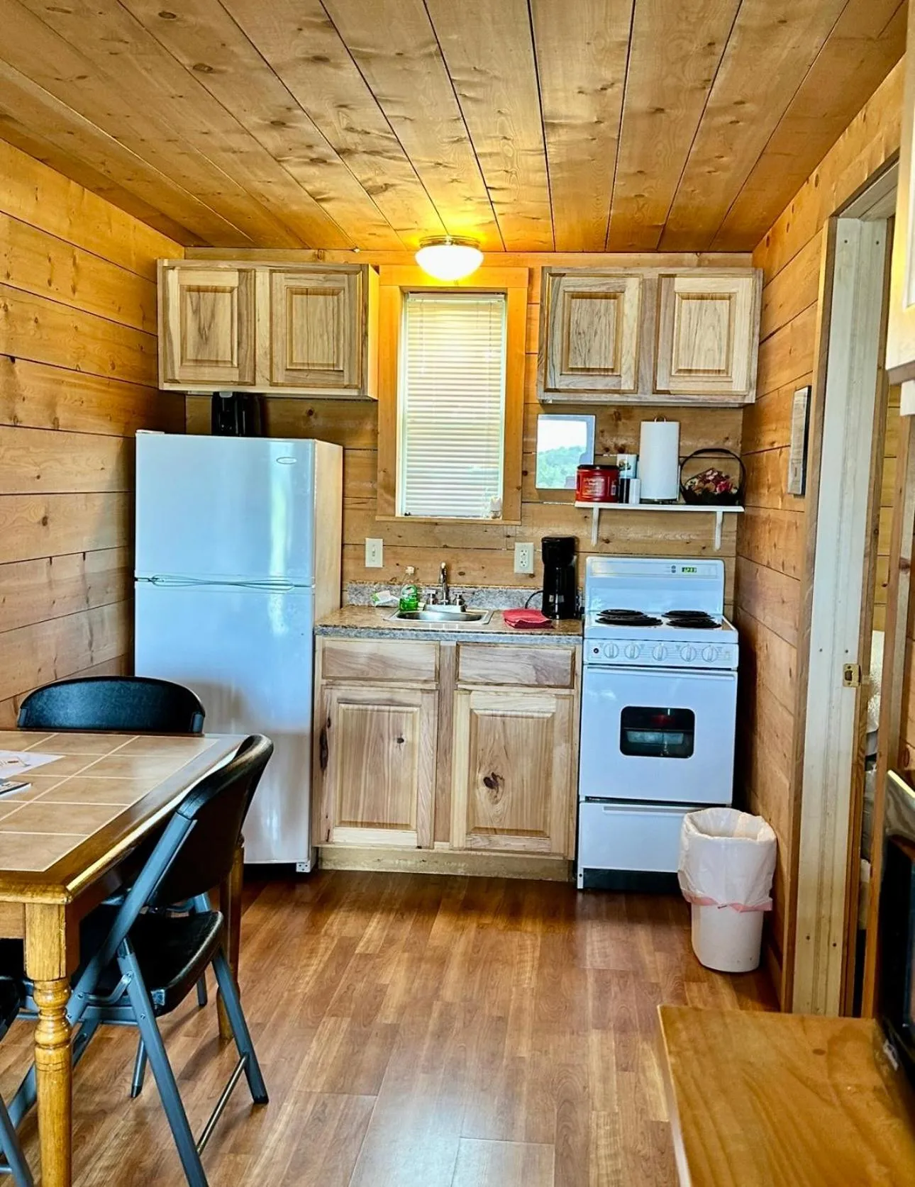 Lakeside Motel, Cabins and RV