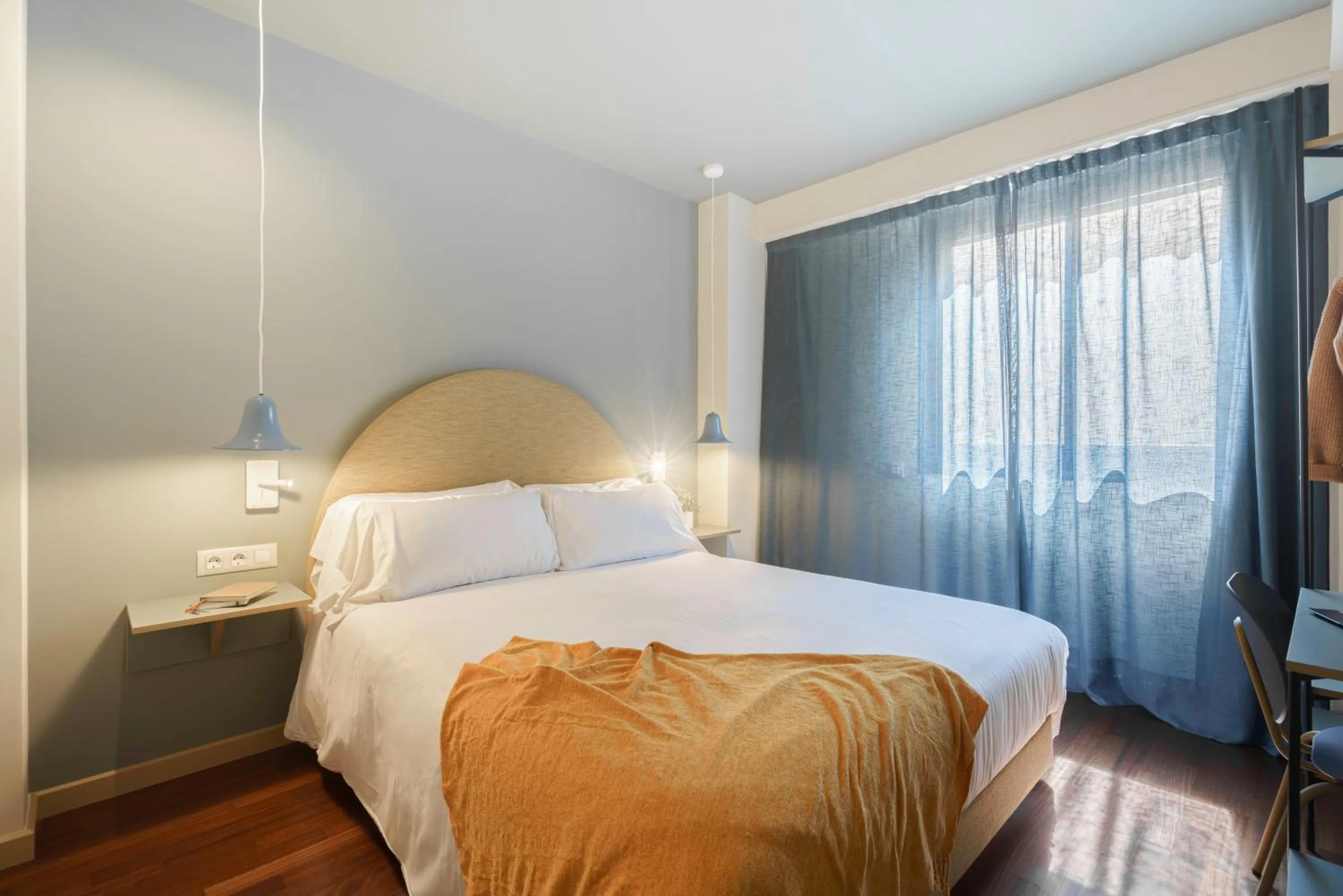 Bedroom, Bed in Aspasios Diagonal Art Apartments