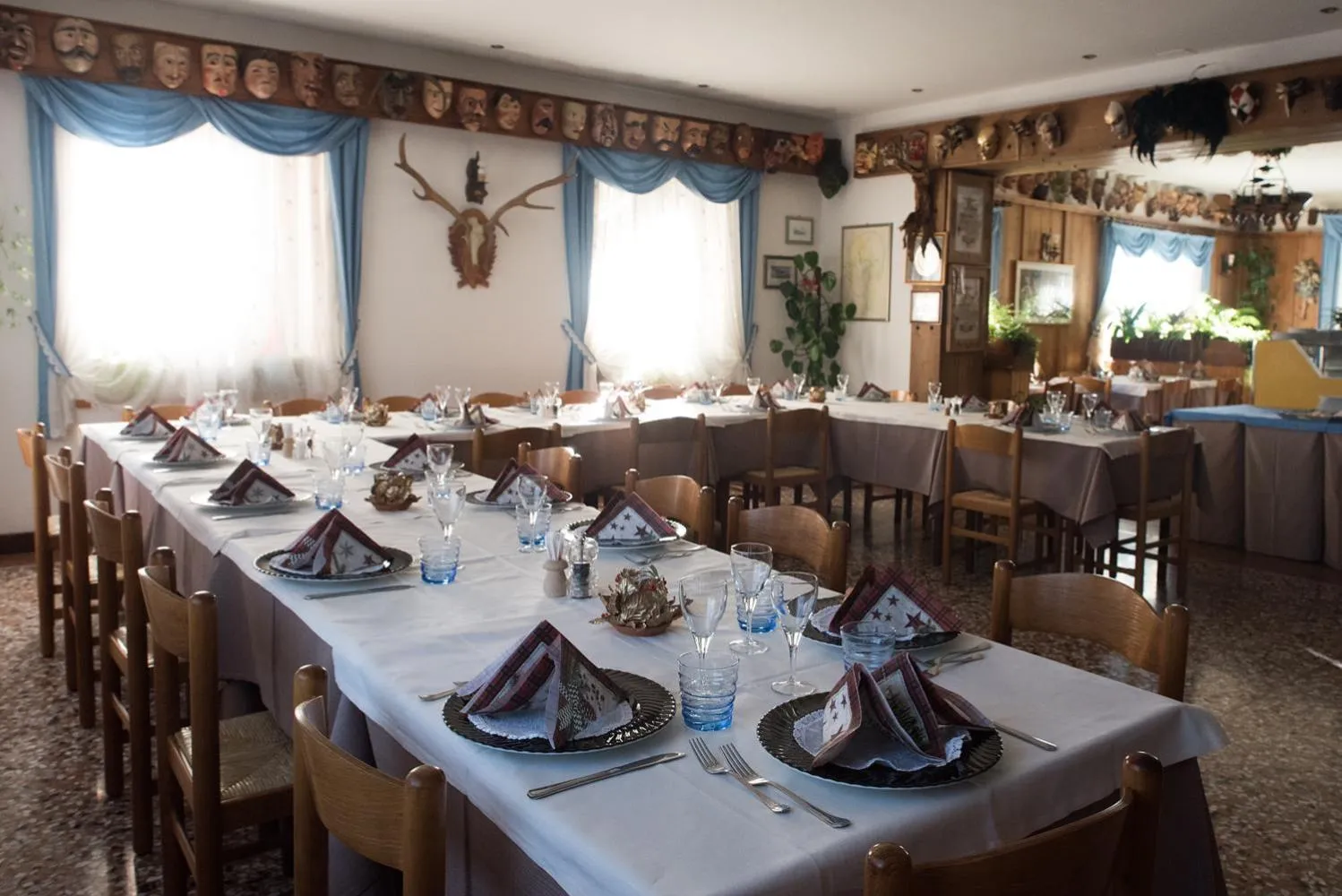 Restaurant/places to eat in Hotel Sport