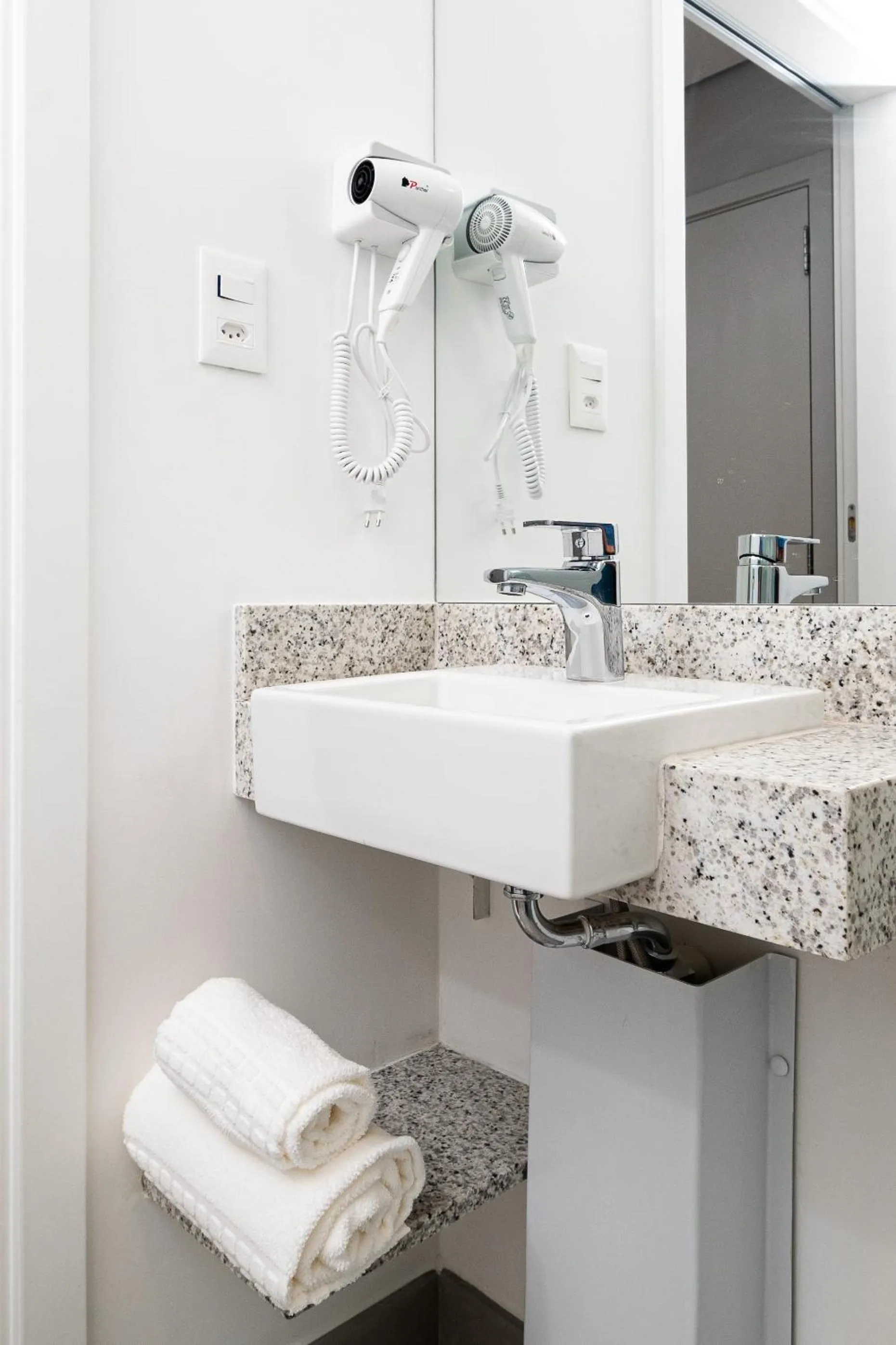 Bathroom in EZ Moema Hotel