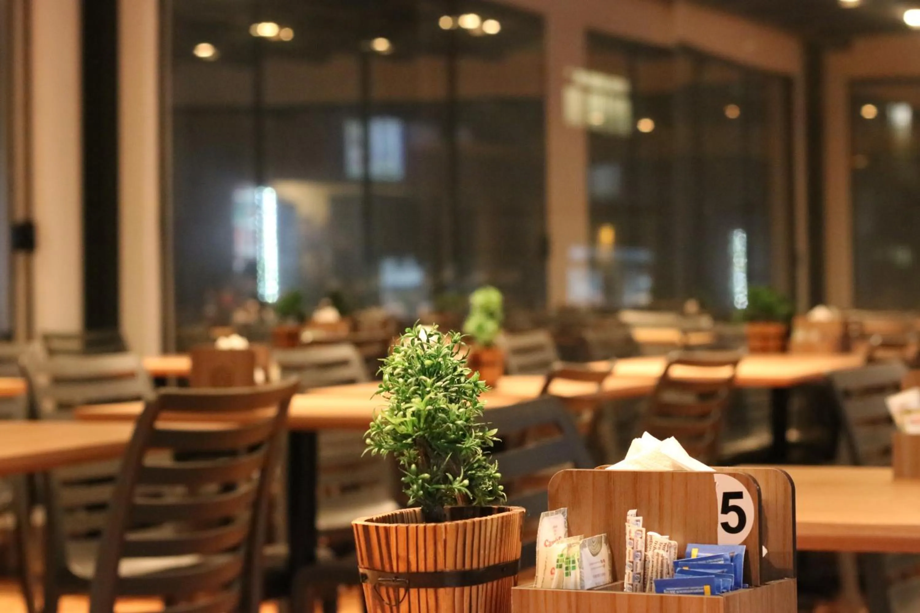 Restaurant/places to eat in EZ Moema Hotel