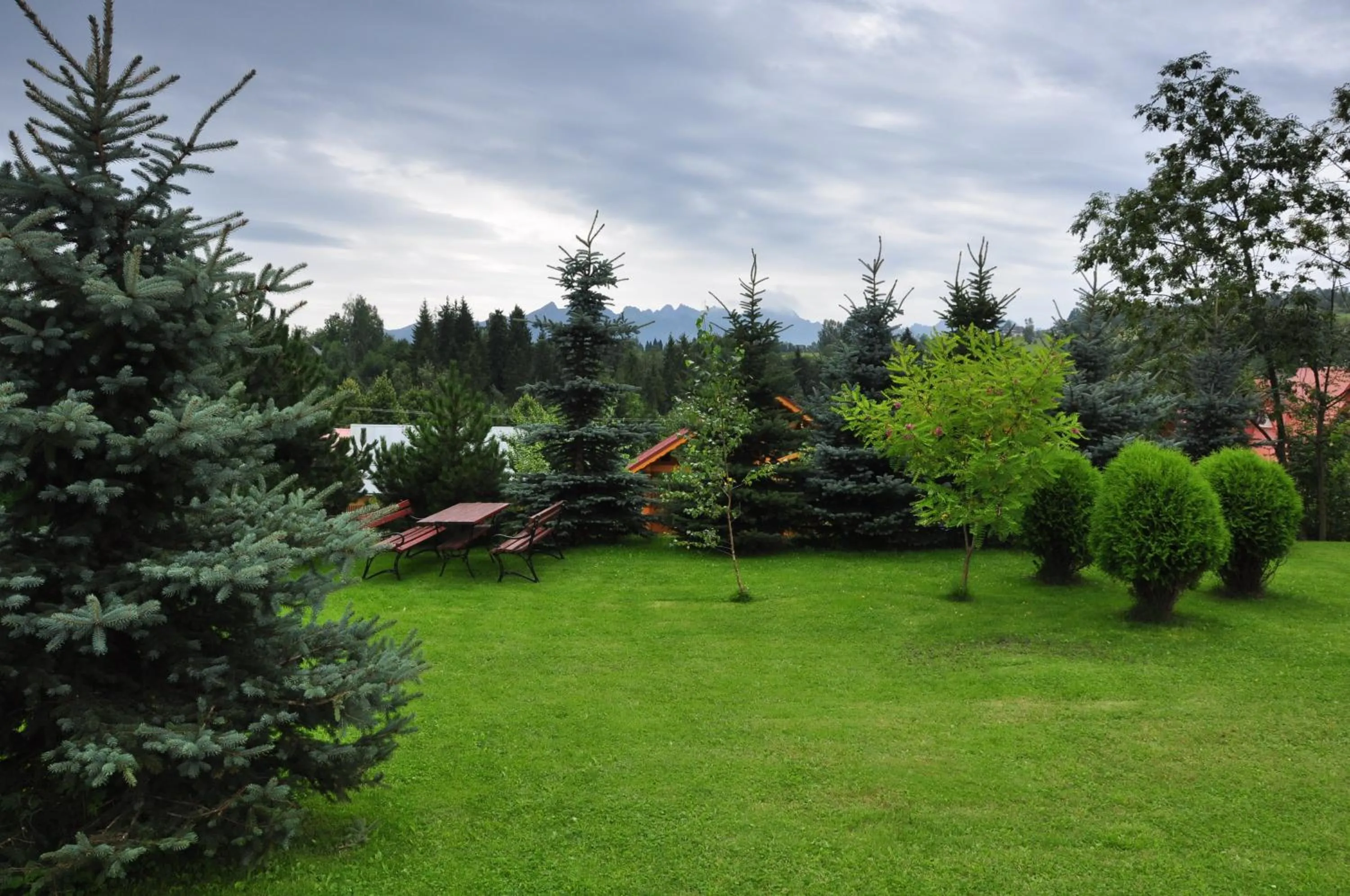 Garden in Pokoje gościnne u Komperdow pod wyciągiem narciarskim Kaniowka