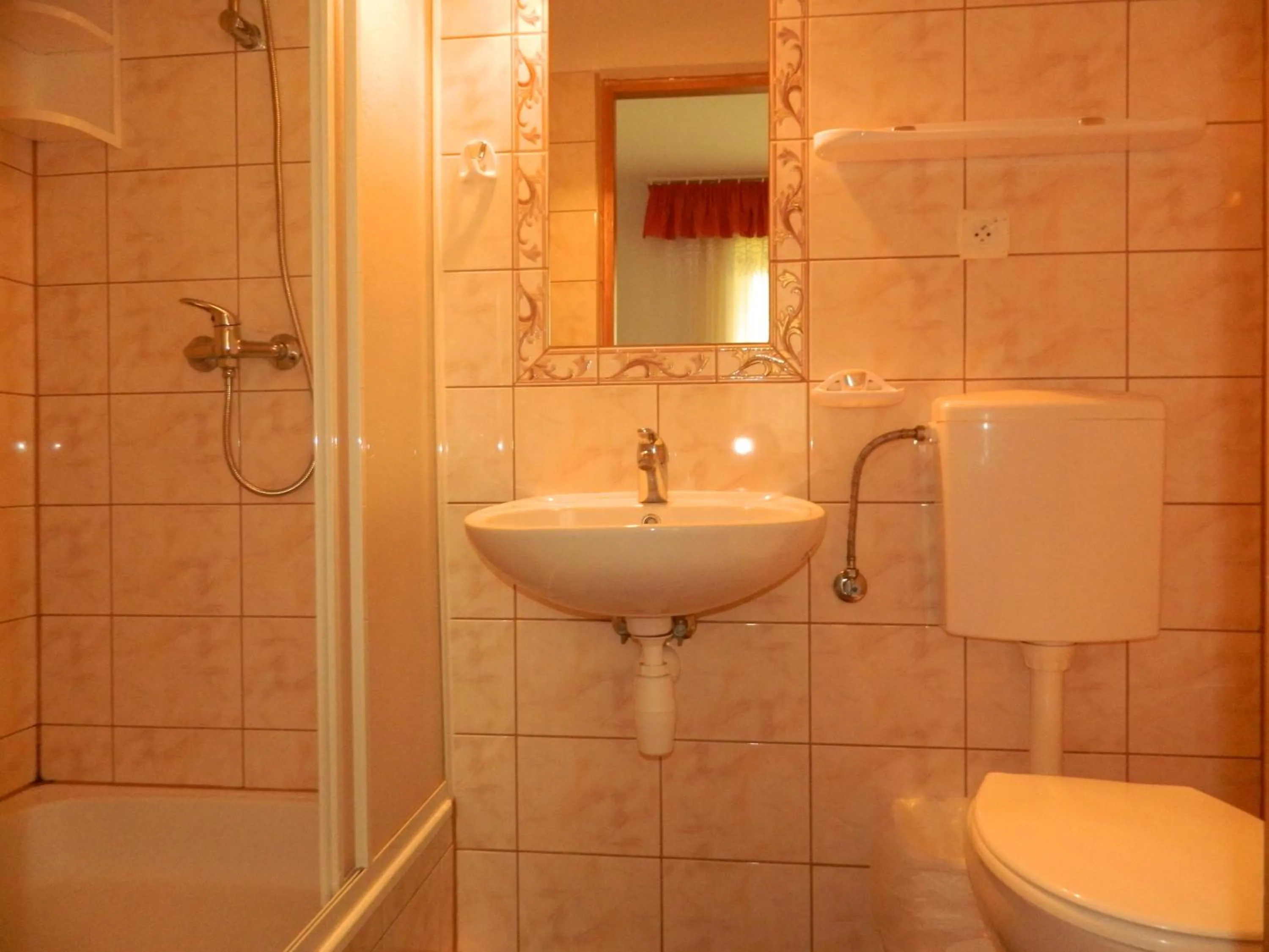 Bathroom in Pokoje gościnne u Komperdow pod wyciągiem narciarskim Kaniowka