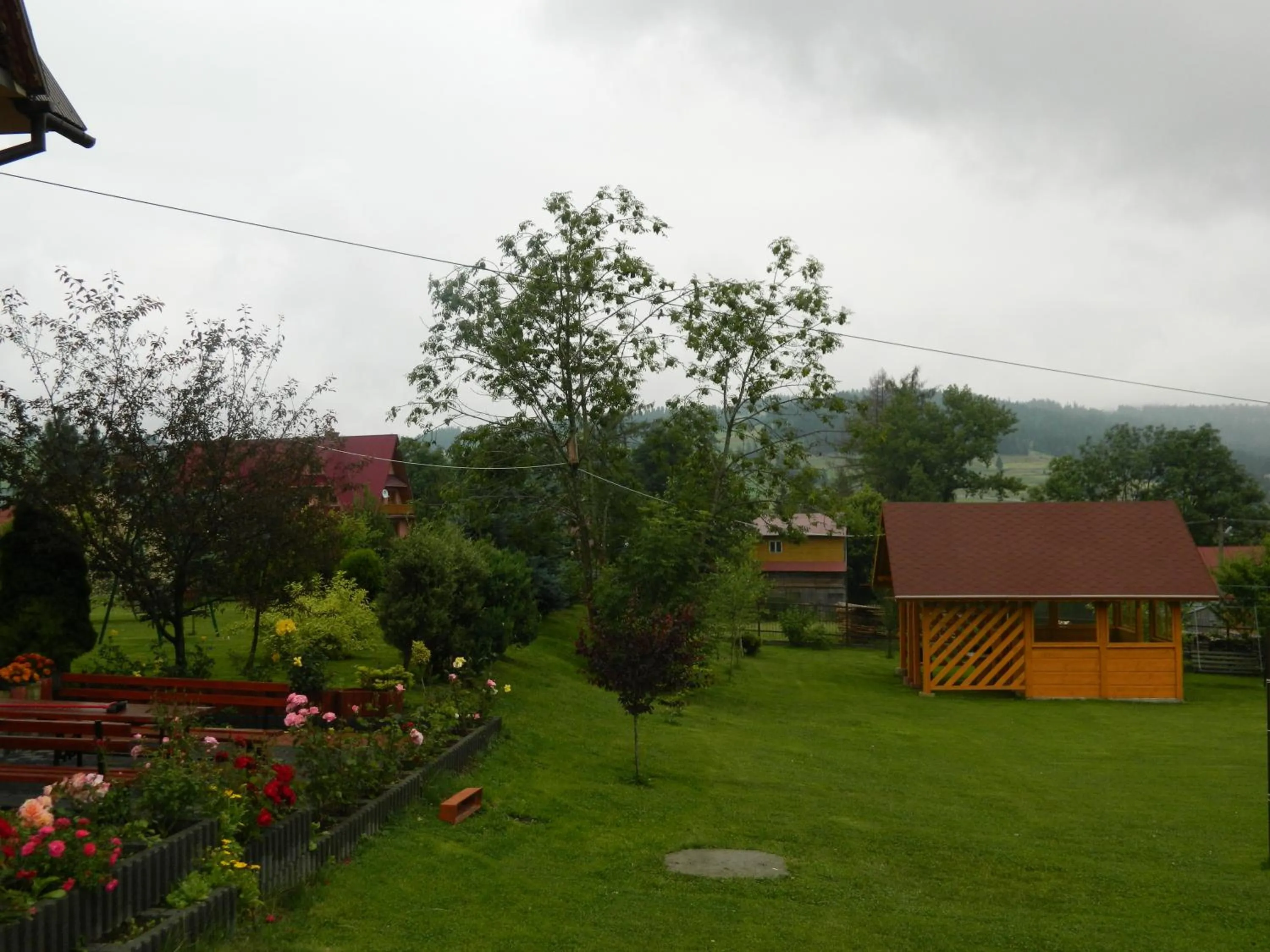 Garden in Pokoje gościnne u Komperdow pod wyciągiem narciarskim Kaniowka
