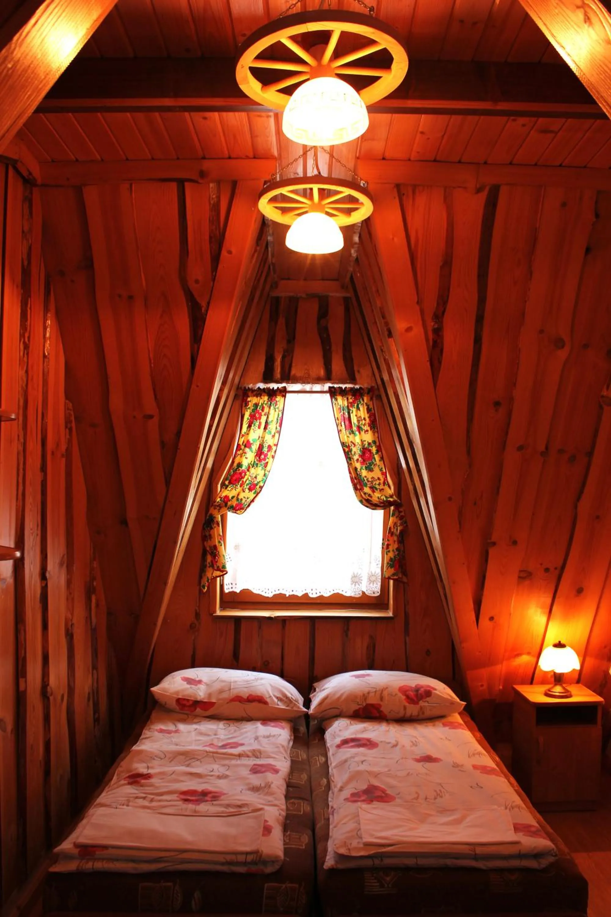 Bed in Pokoje gościnne u Komperdow pod wyciągiem narciarskim Kaniowka