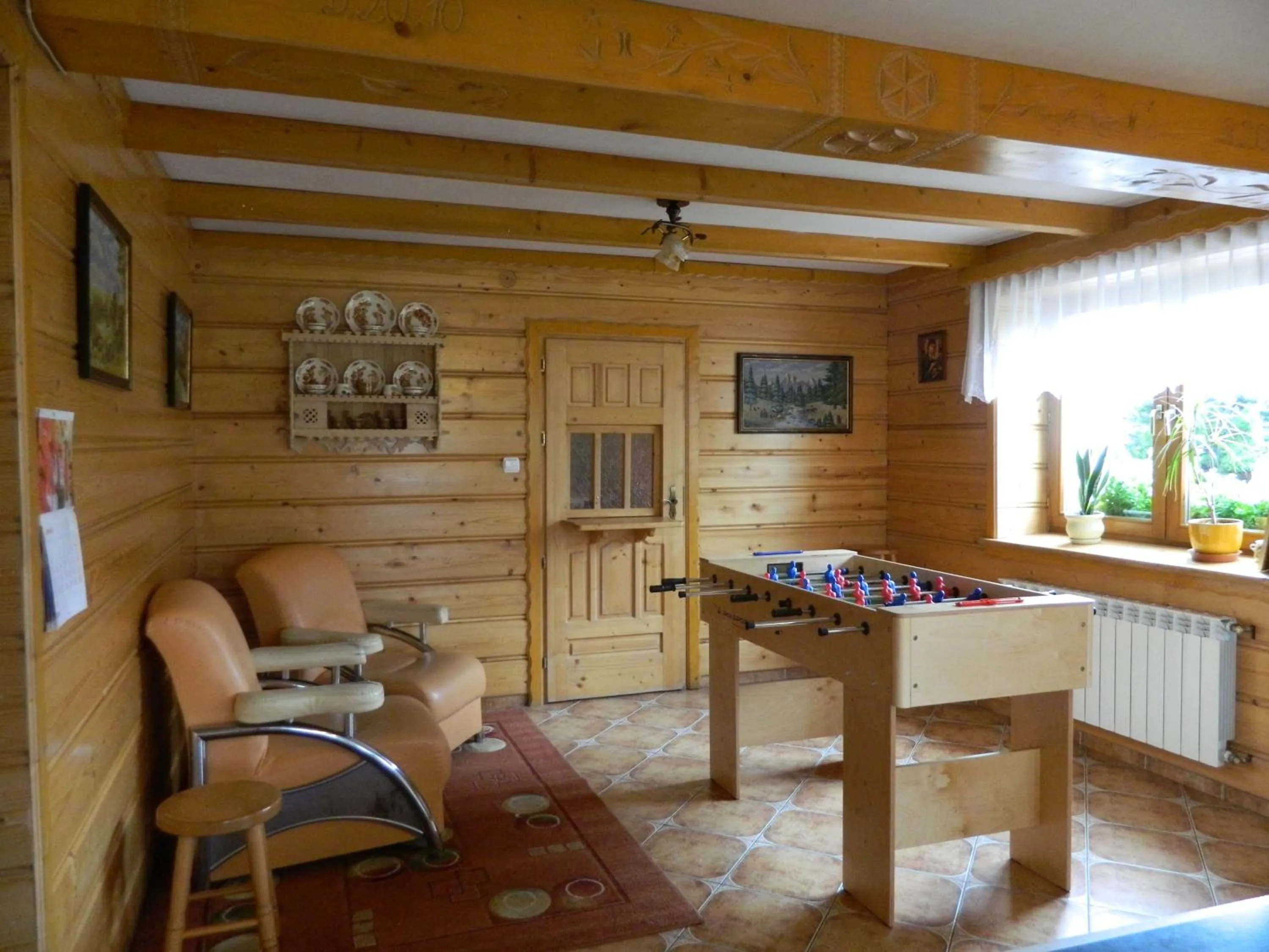 Lounge or bar in Pokoje gościnne u Komperdow pod wyciągiem narciarskim Kaniowka