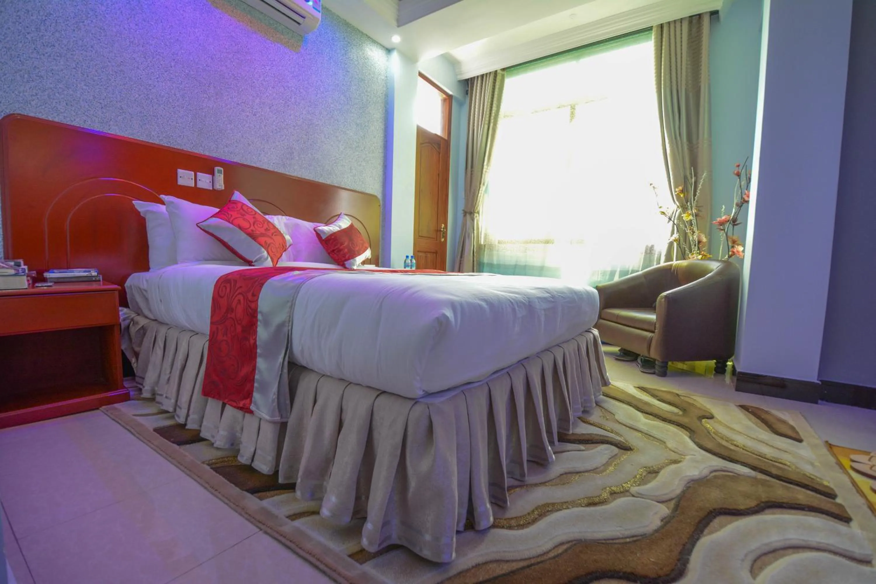 Day, Bed in Green Mountain Hotel