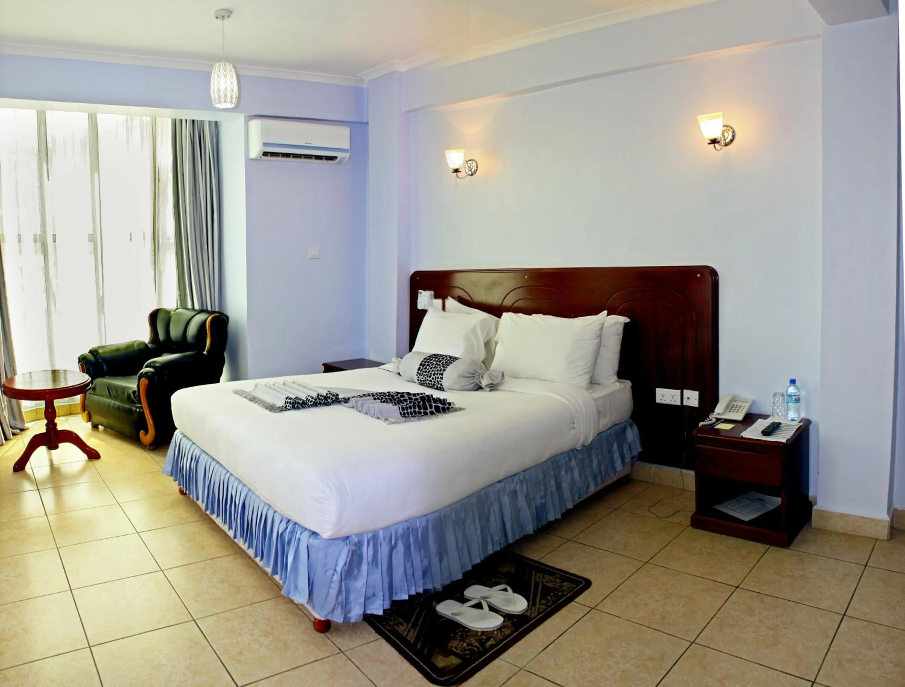 Bedroom, Bed in Green Mountain Hotel