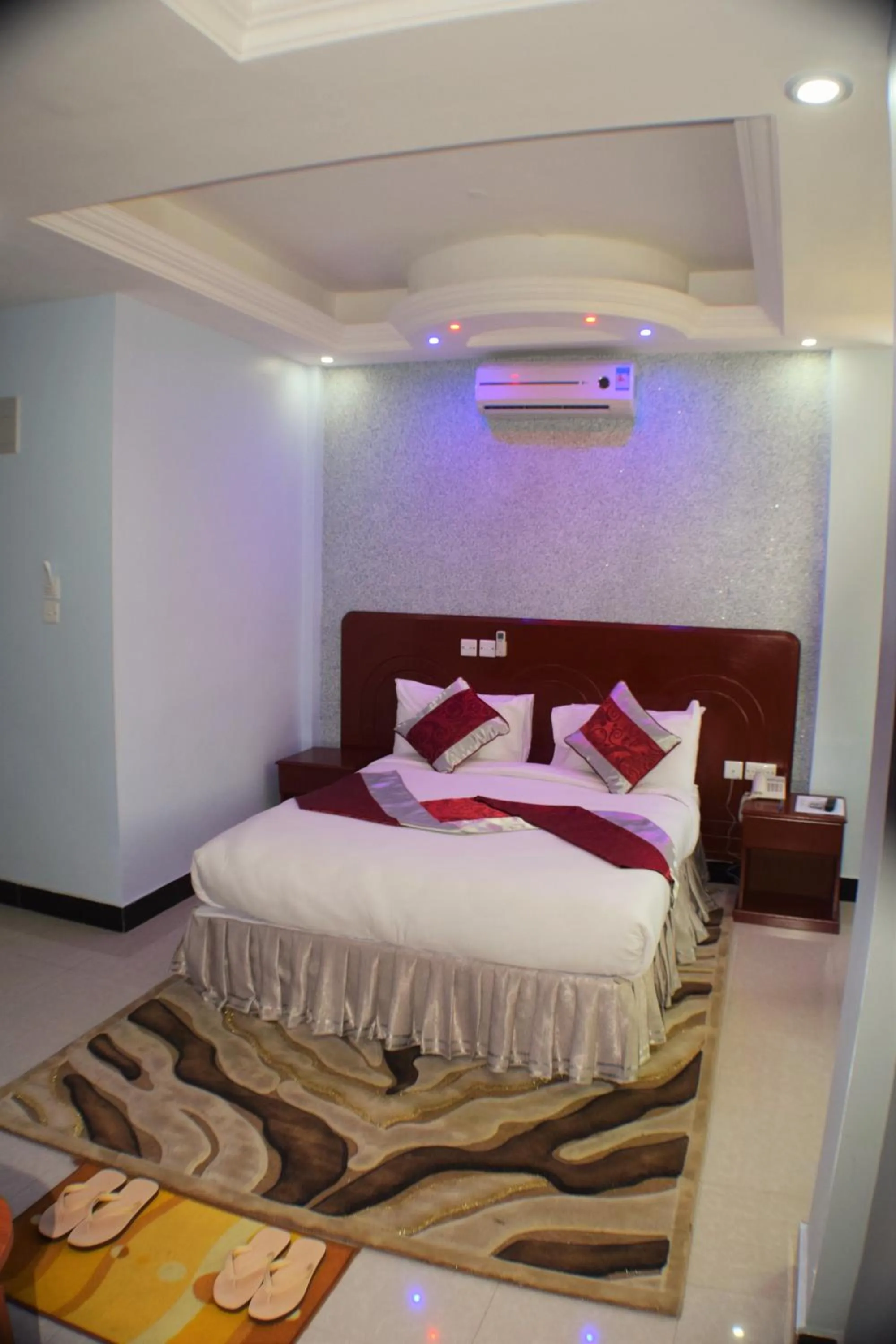 Photo of the whole room, Bed in Green Mountain Hotel