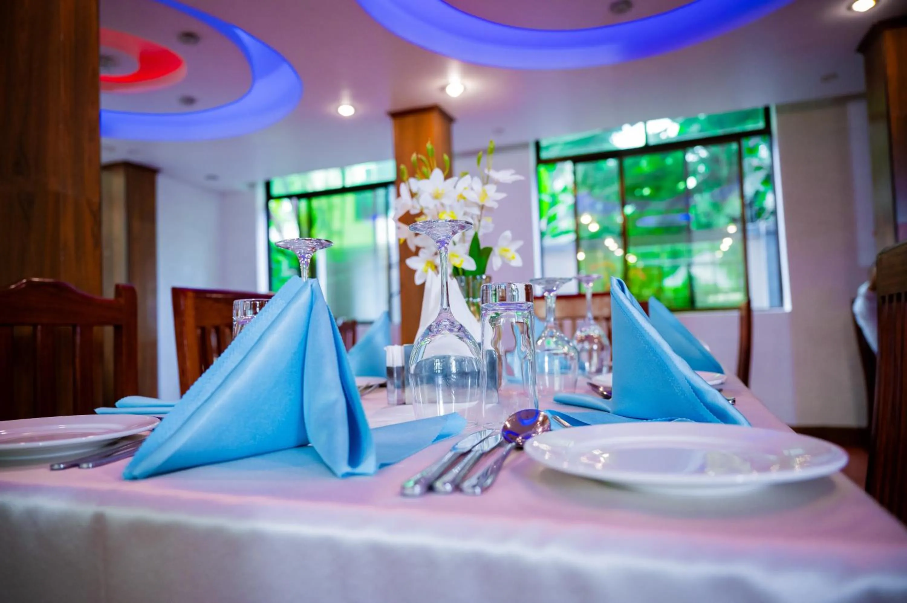 Restaurant/places to eat in Green Mountain Hotel