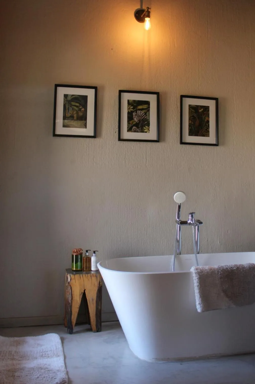 Bathroom in Sausage Tree Safari Camp