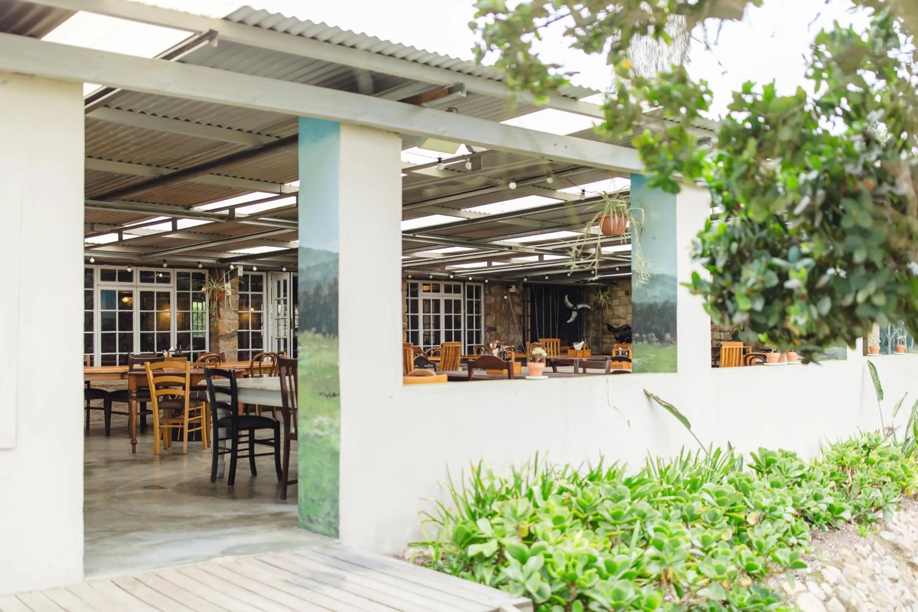 Restaurant/places to eat in Portland Manor