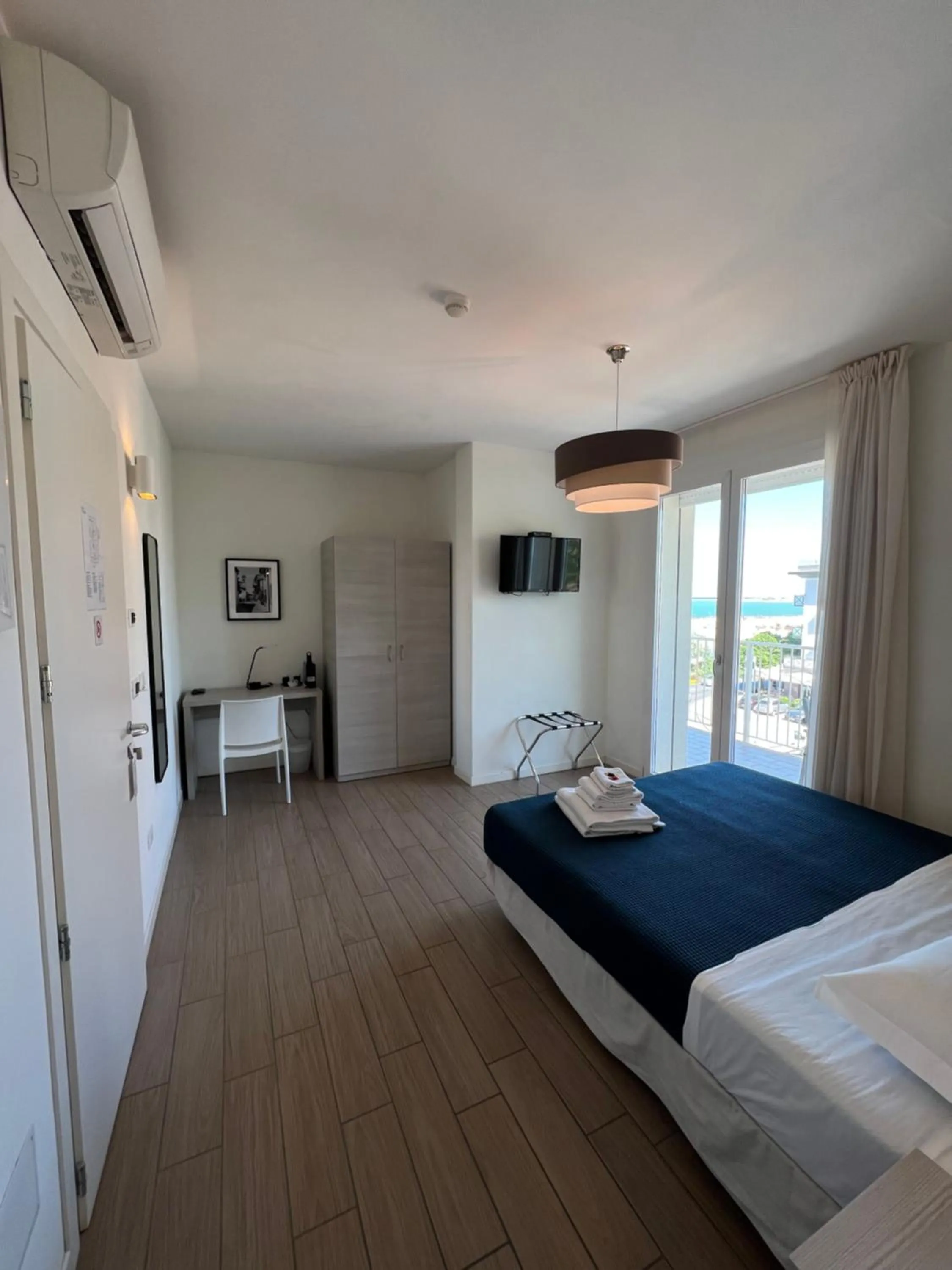 Bedroom, Bed in Hotel Riva e Mare