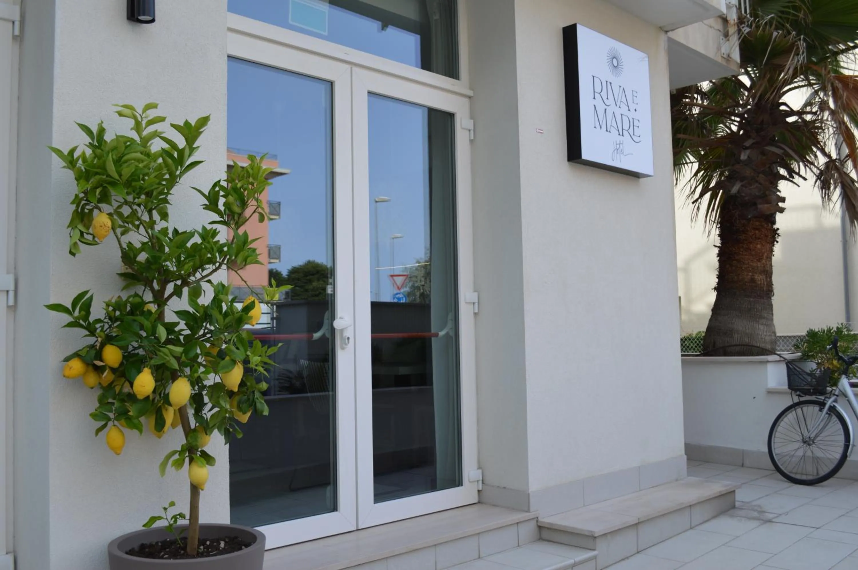 Facade/entrance in Hotel Riva e Mare