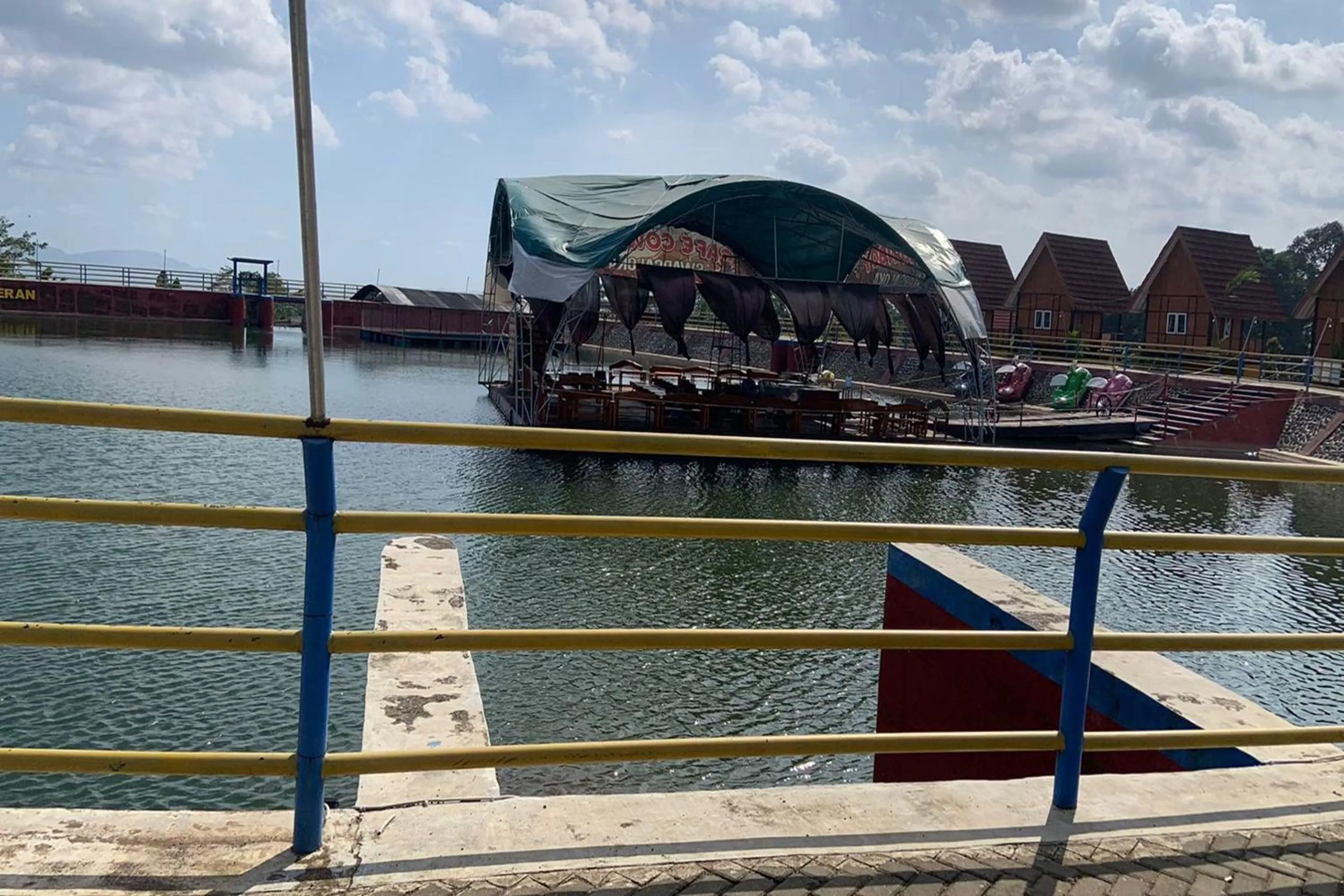 Lobby or reception in Capital O 93437 Embung Banteran CottageNearLapangan Banteran