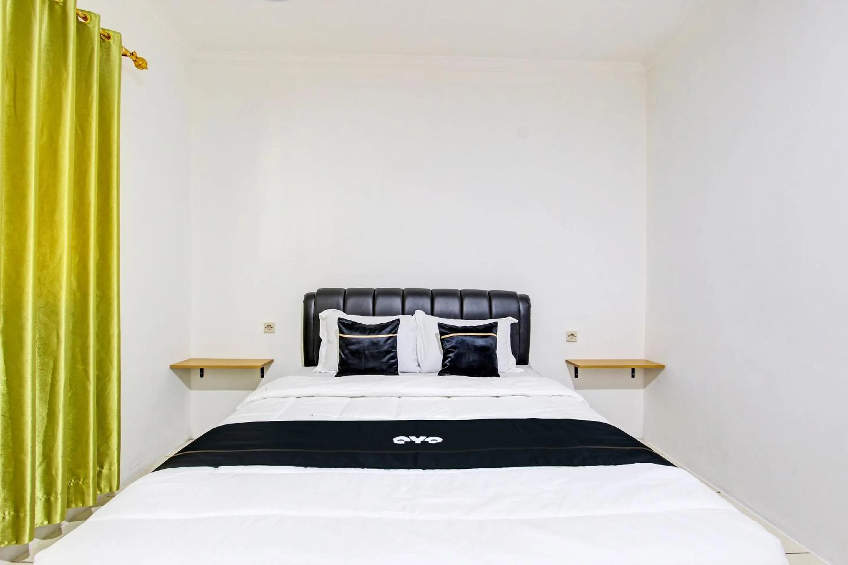 Bedroom in Capital O 93449 The Boekit Song Putri Resort