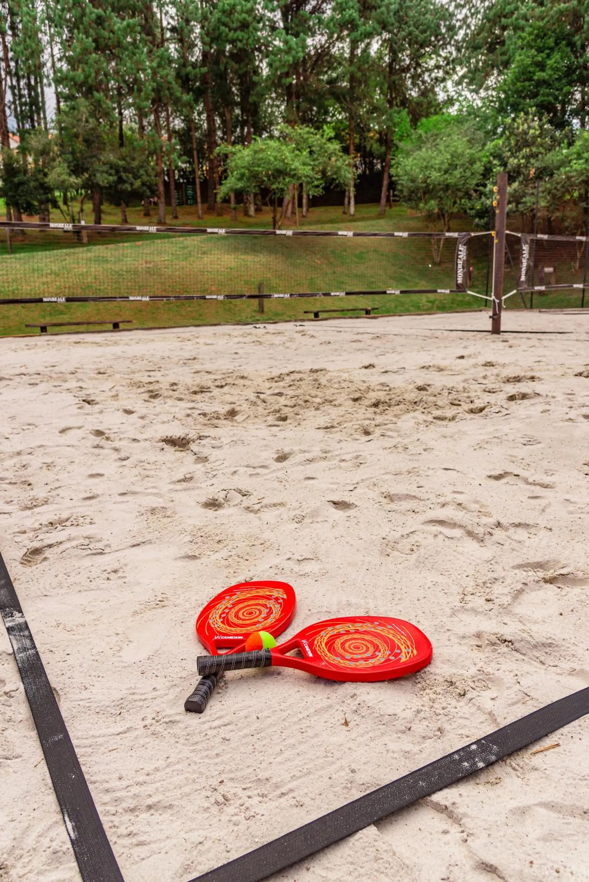 Tennis court in Monreale Resort Parque Aquático